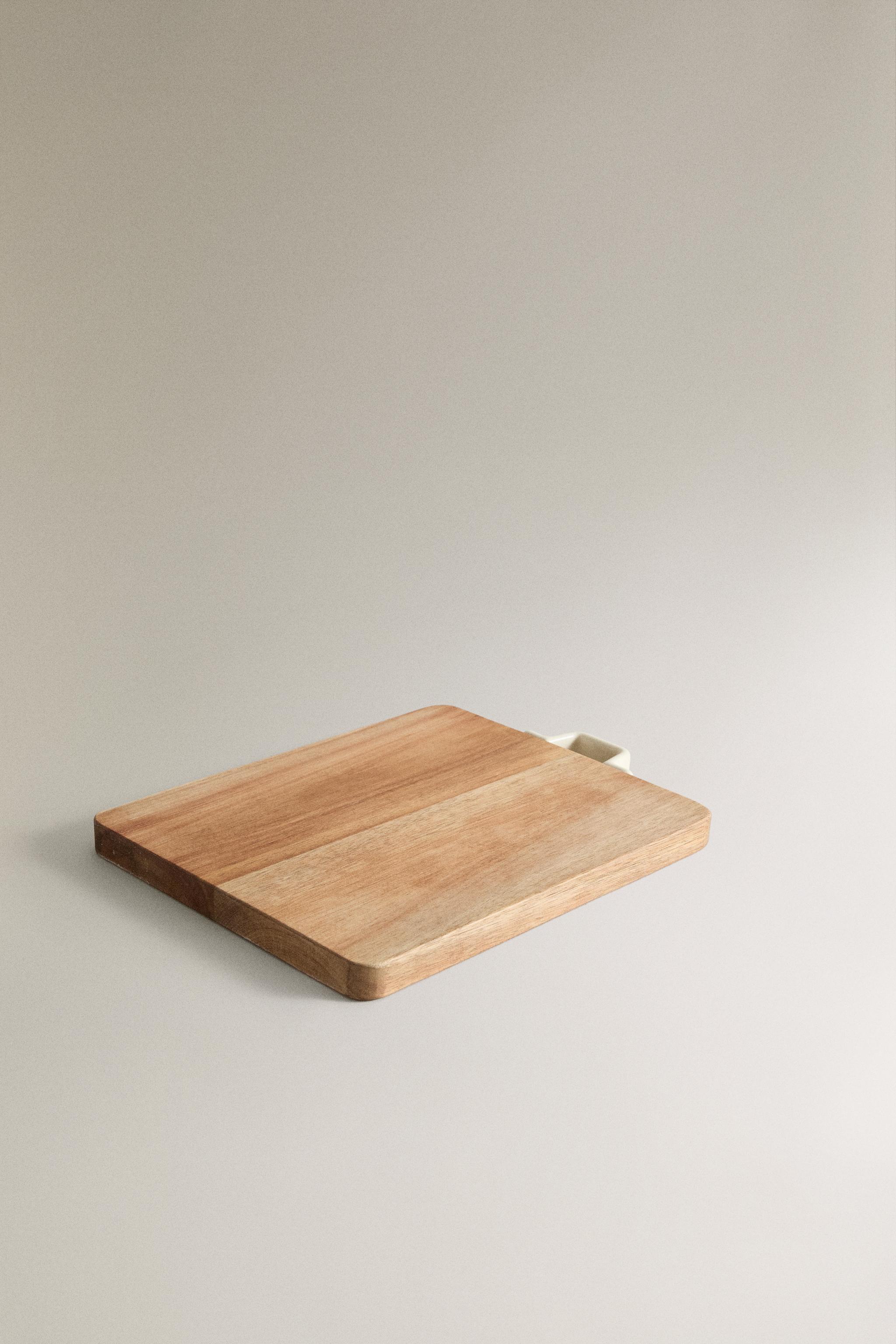 WOODEN KITCHEN CUTTING BOARD