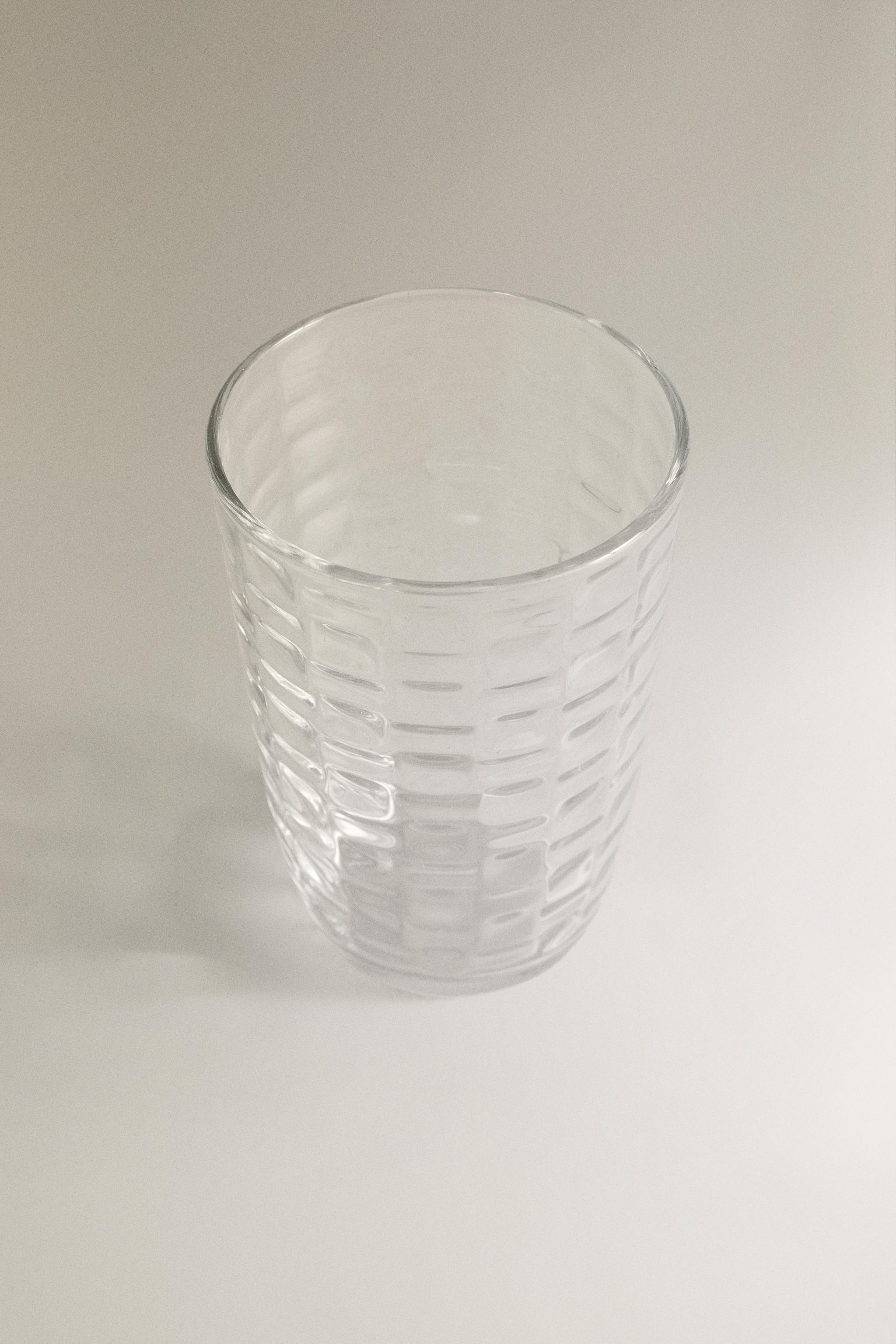 RAISED SQUARE-EFFECT TUMBLER