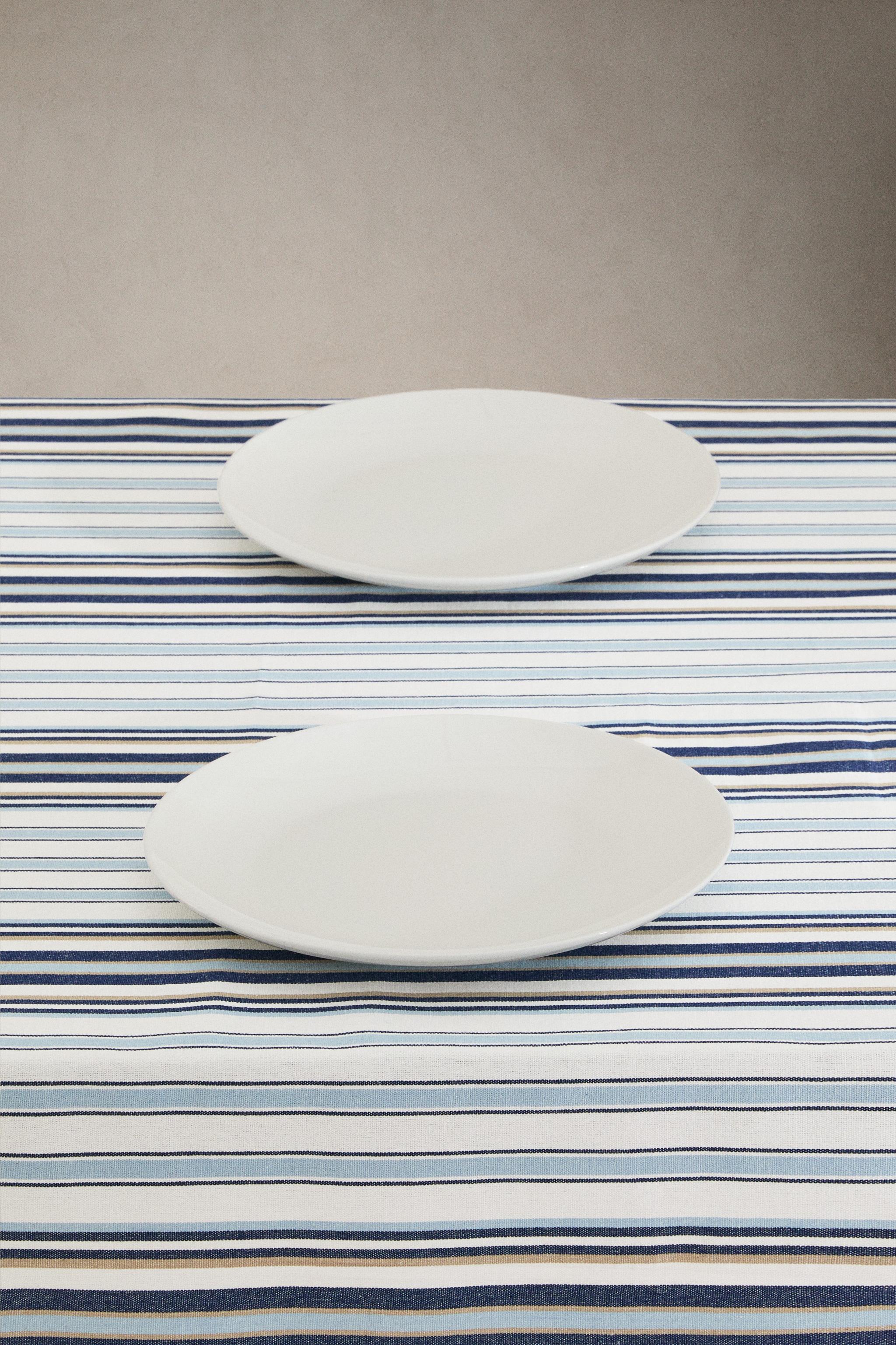 TABLECLOTH WITH IRREGULAR STRIPES