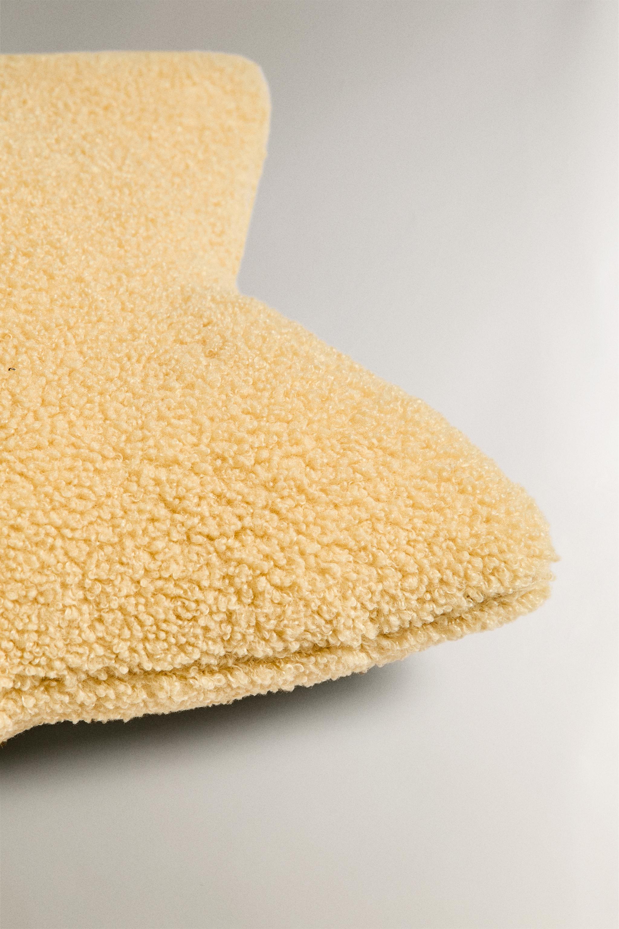 CHILDREN’S LARGE FAUX SHEARLING STAR THROW PILLOW