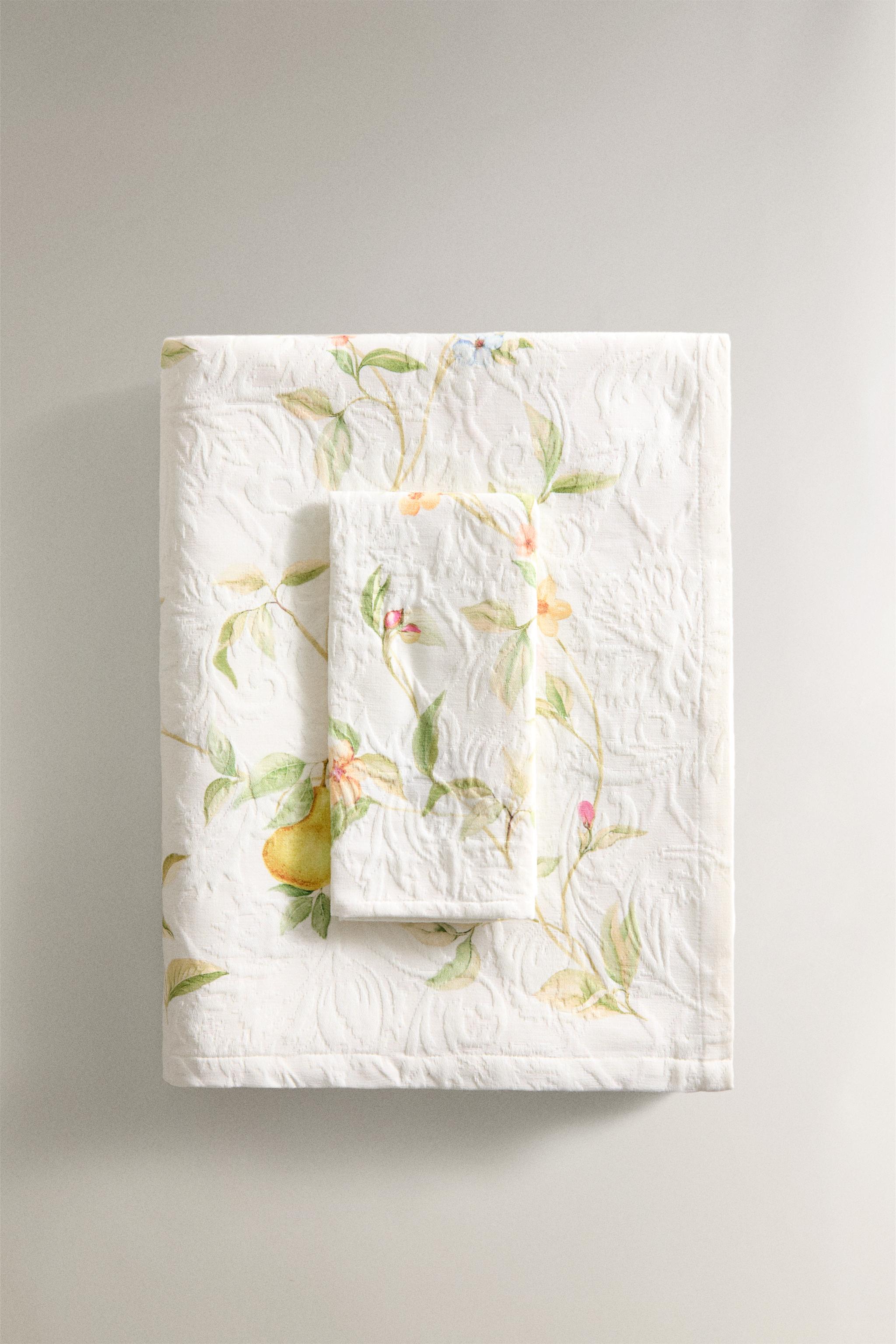 JACQUARD COTTON TABLECLOTH WITH PEARS