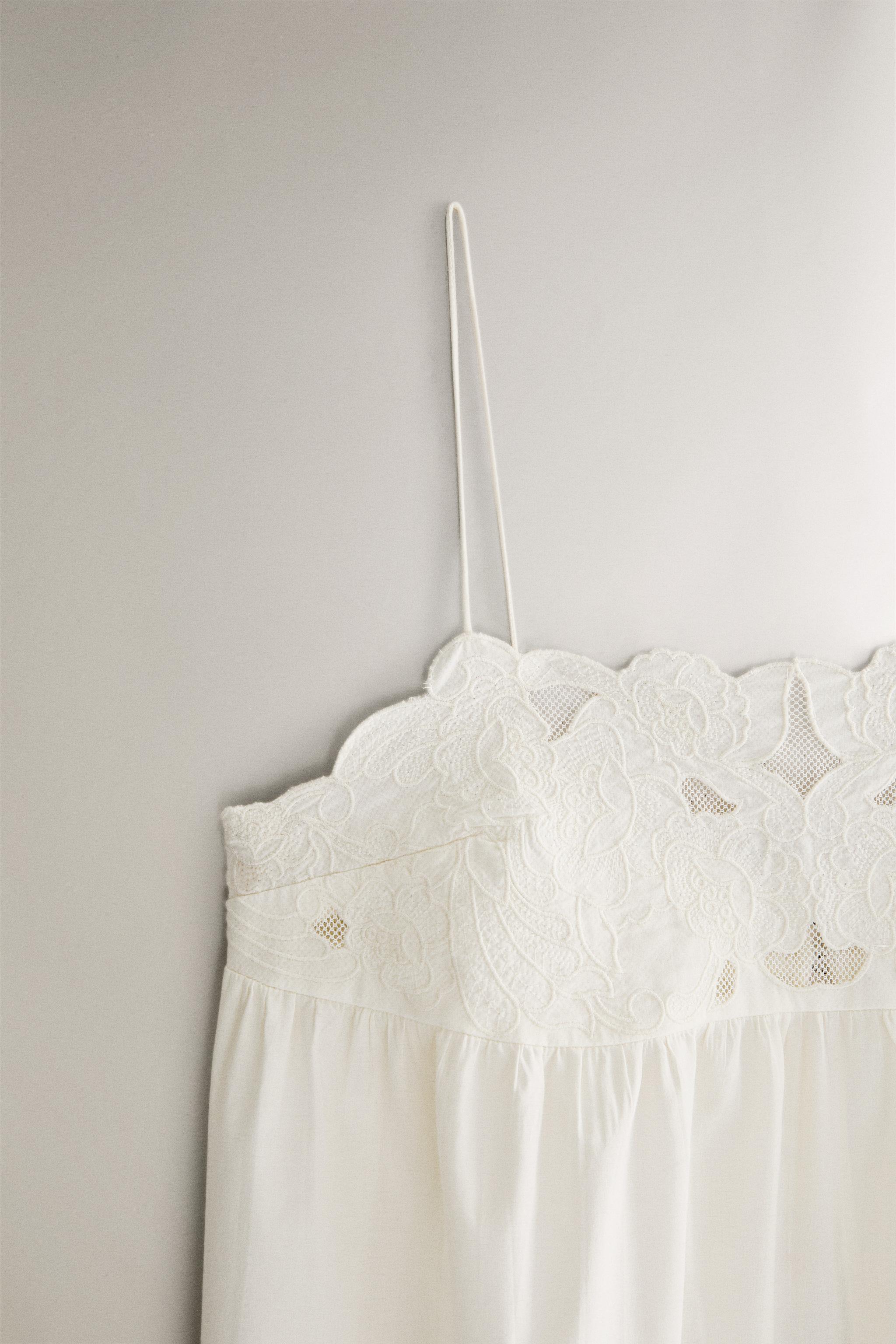 EMBROIDERED COTTON NIGHTGOWN
