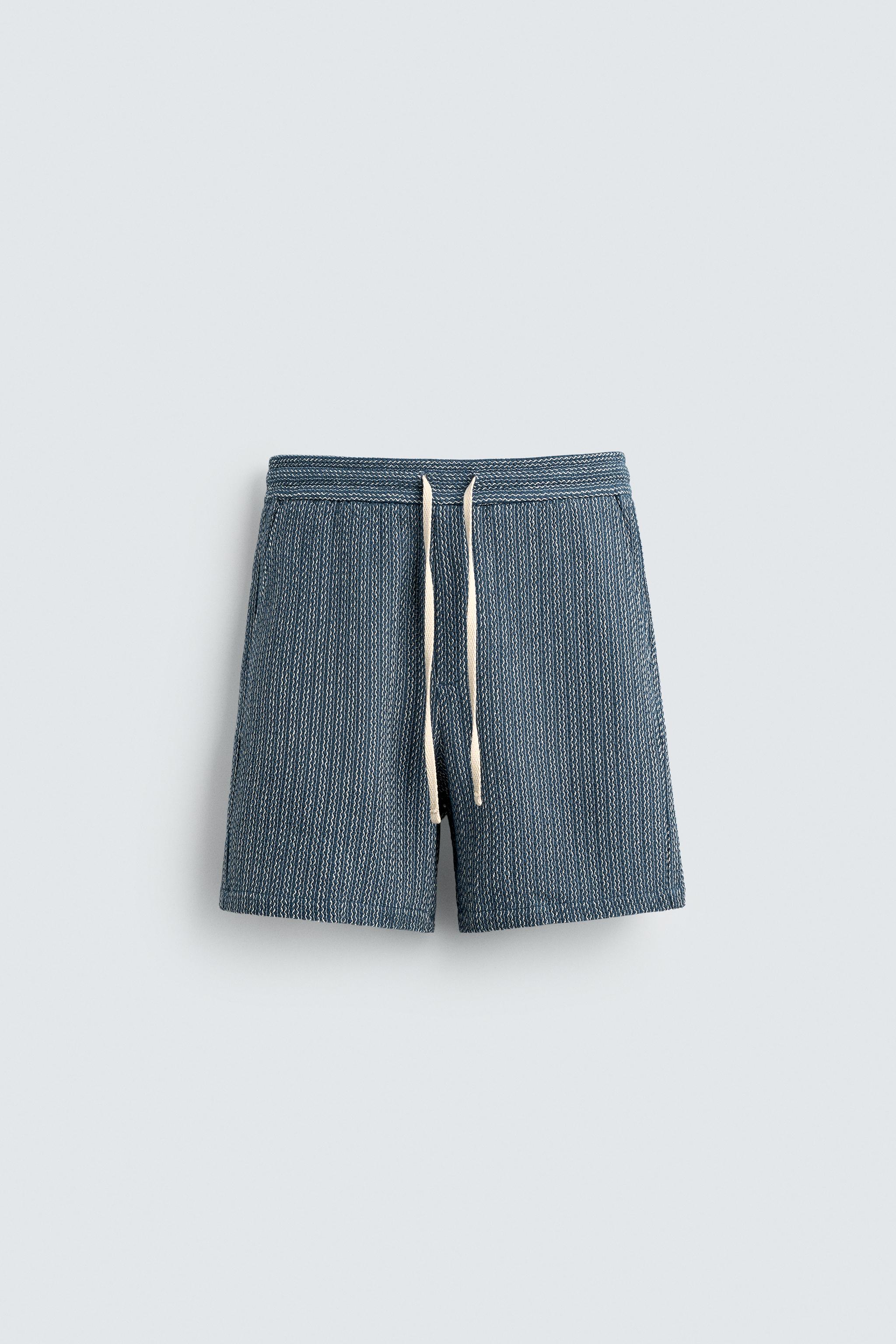 JACQUARD TEXTURED BERMUDA SHORTS
