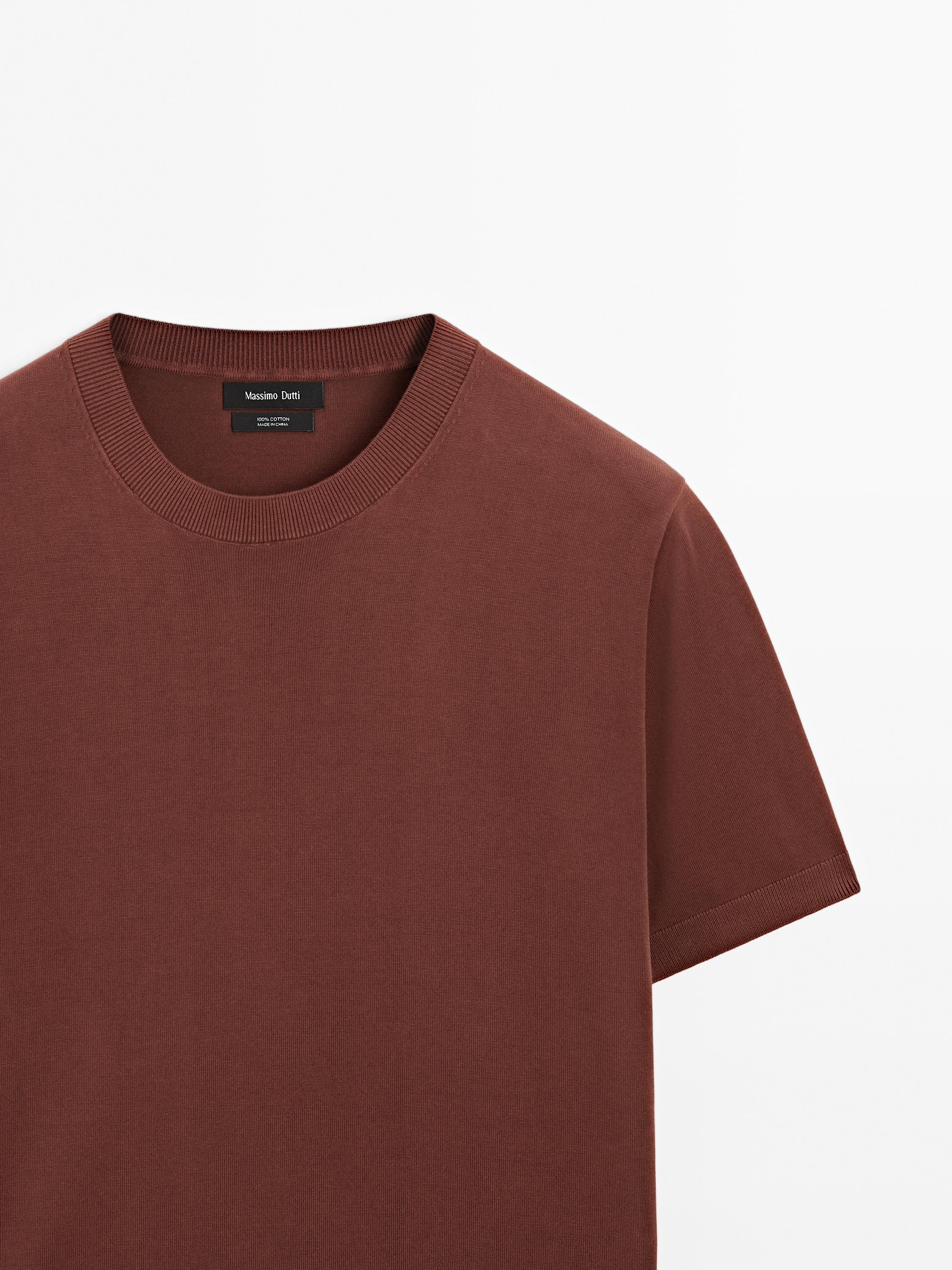 Short sleeve knit T-shirt