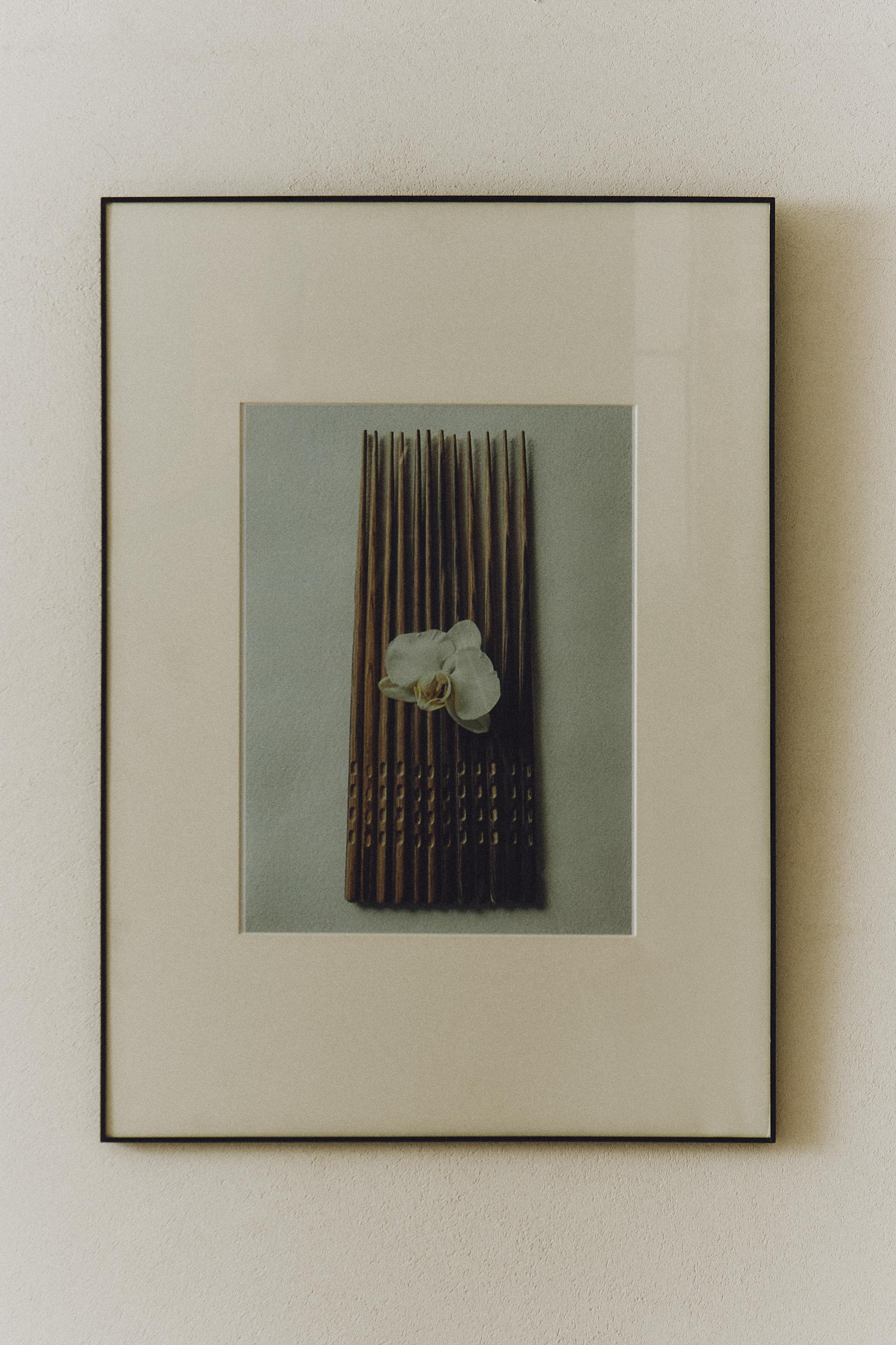 XL PICTURE FRAME WITH METAL BORDER