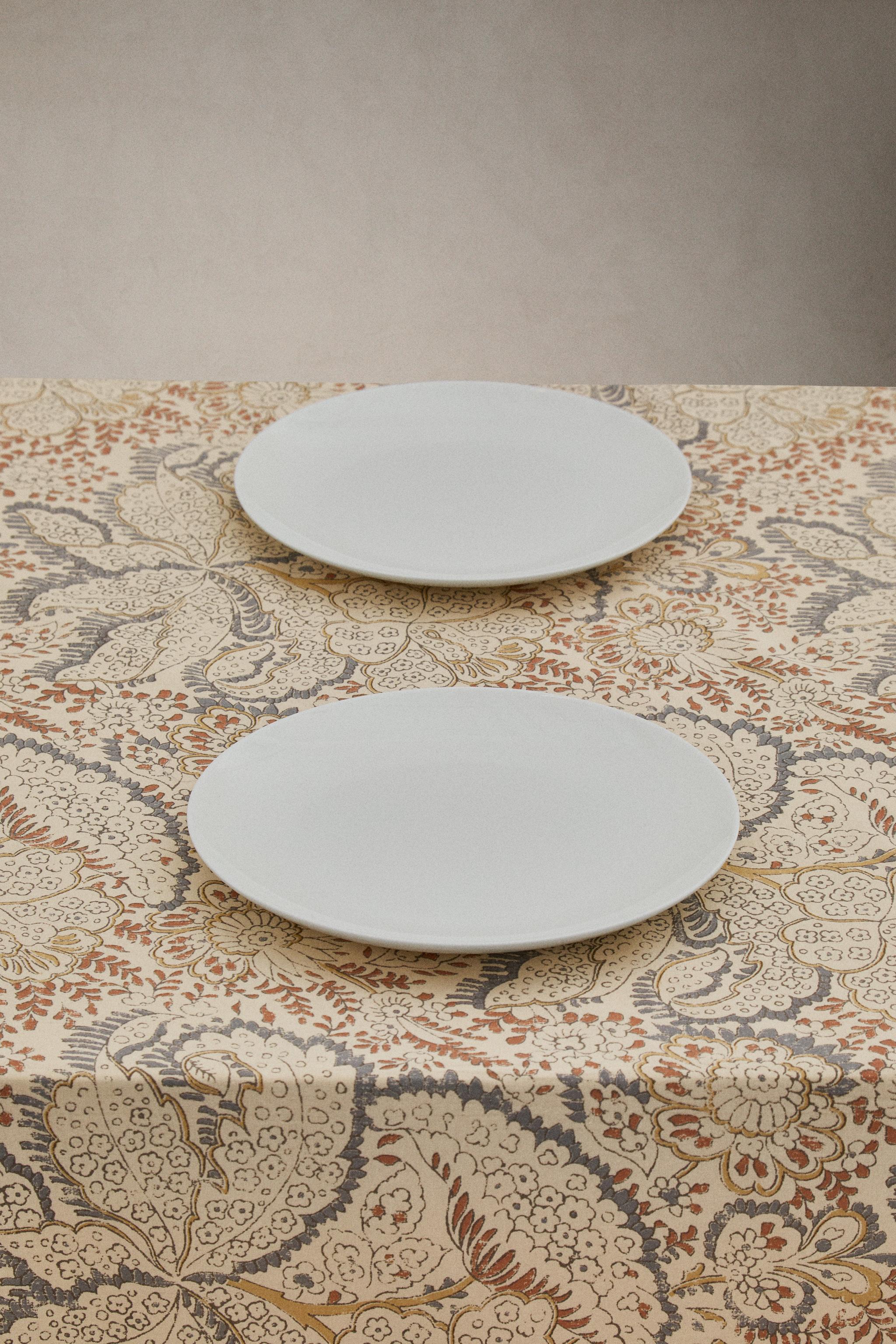FLORAL AND PAISLEY PRINT TABLECLOTH