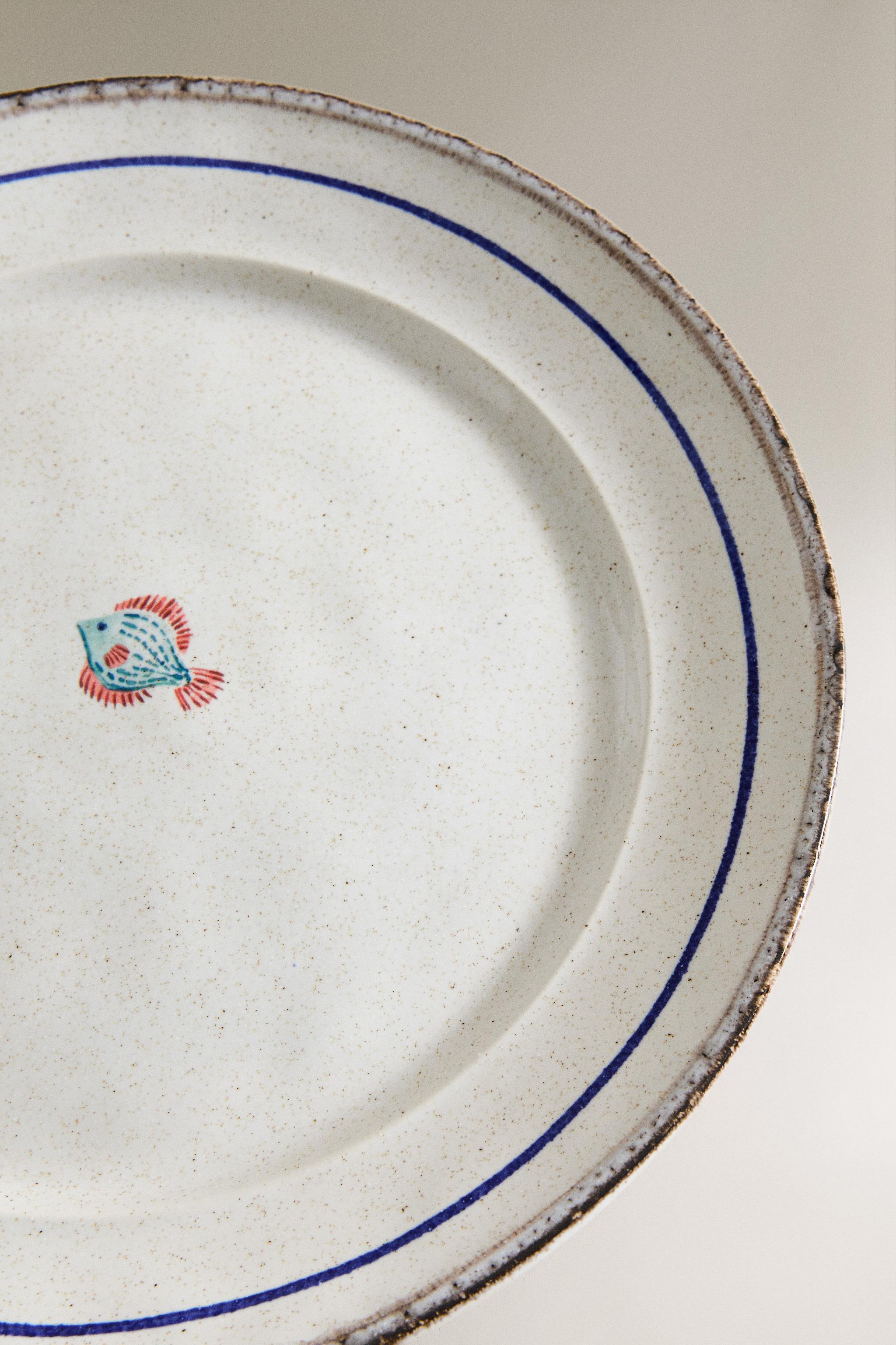 STONEWARE FISH DINNER PLATE