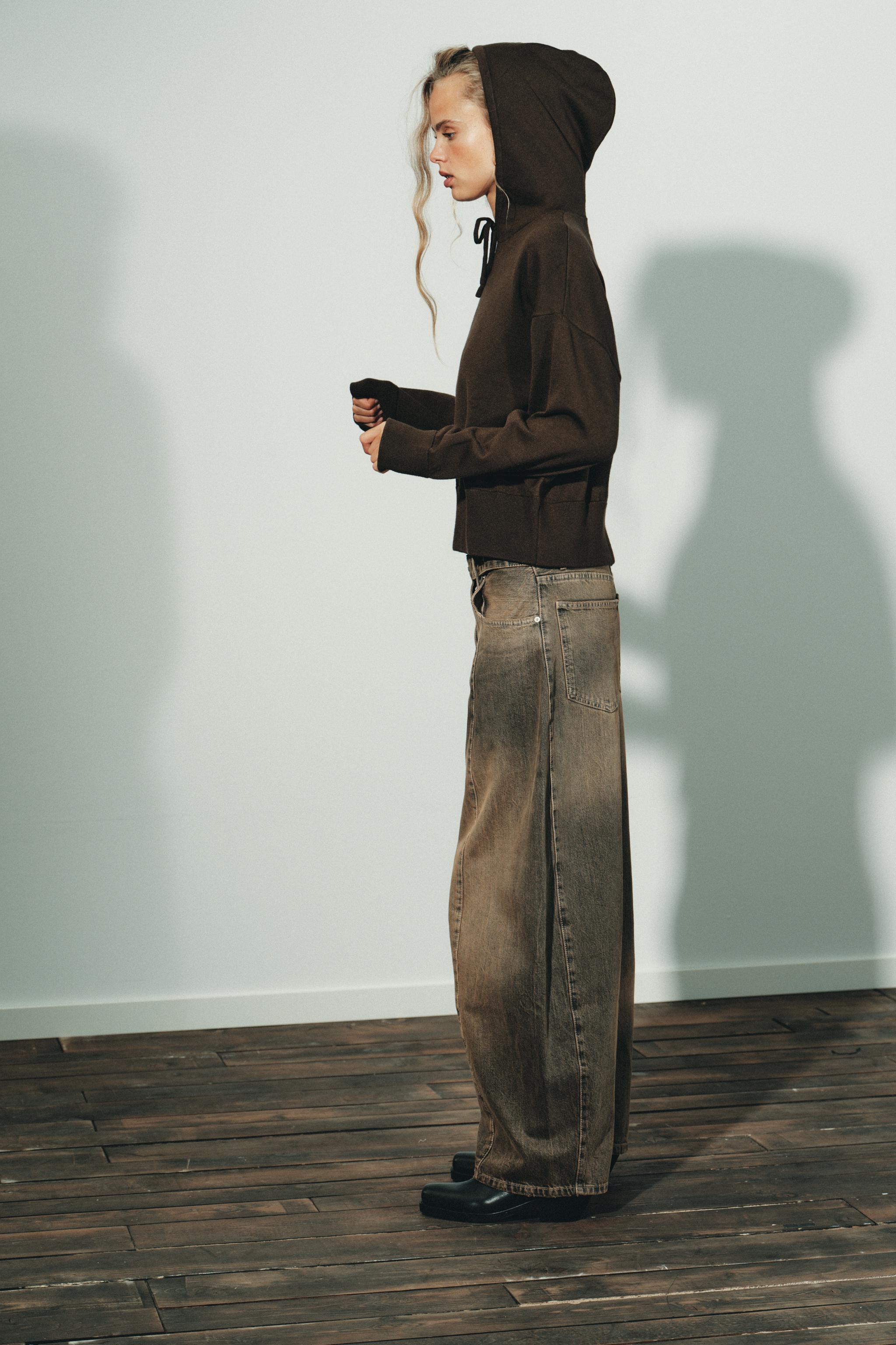 HOODED KNIT SWEATSHIRT