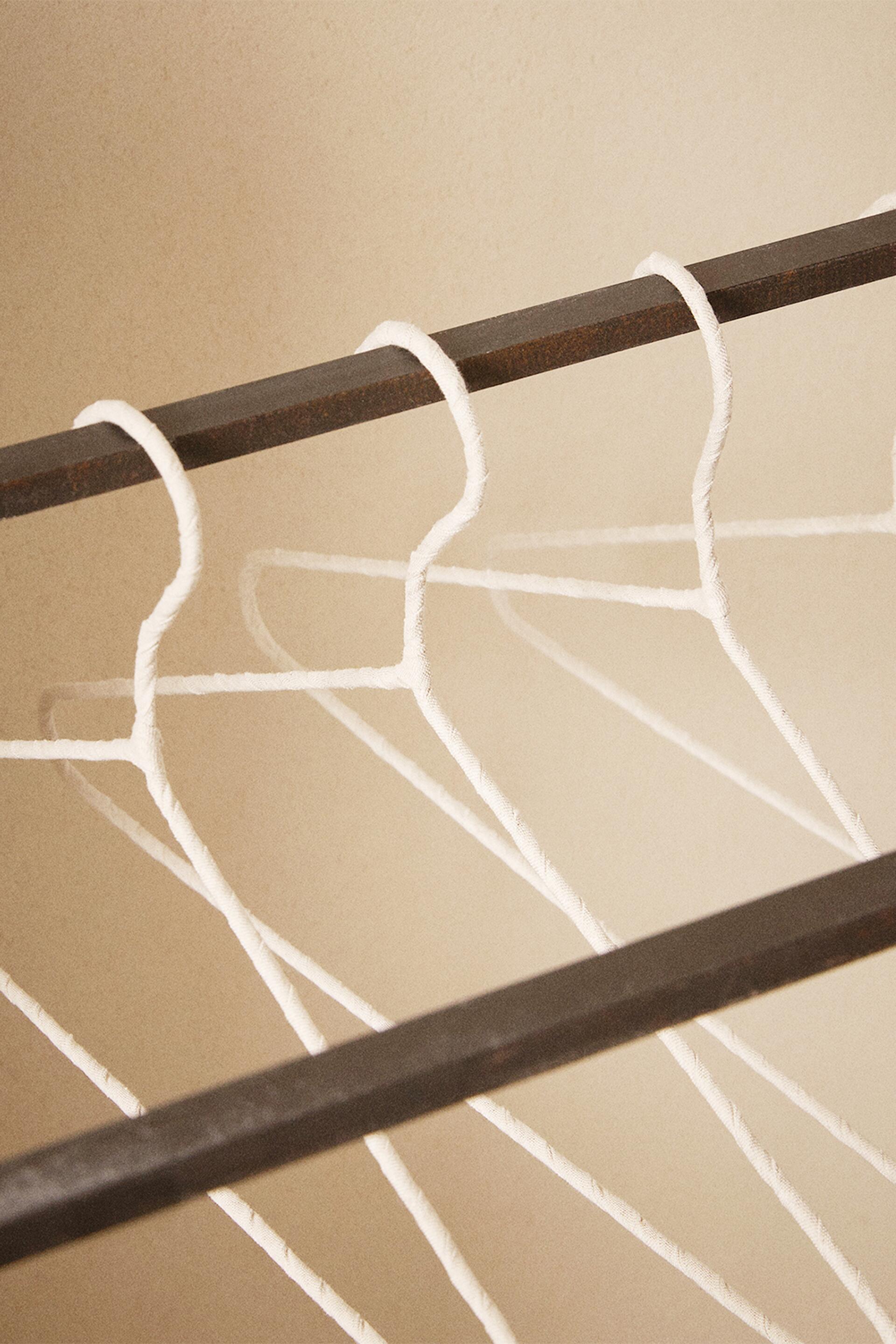 BEIGE COTTON AND LINEN HANGER (PACK OF 4)