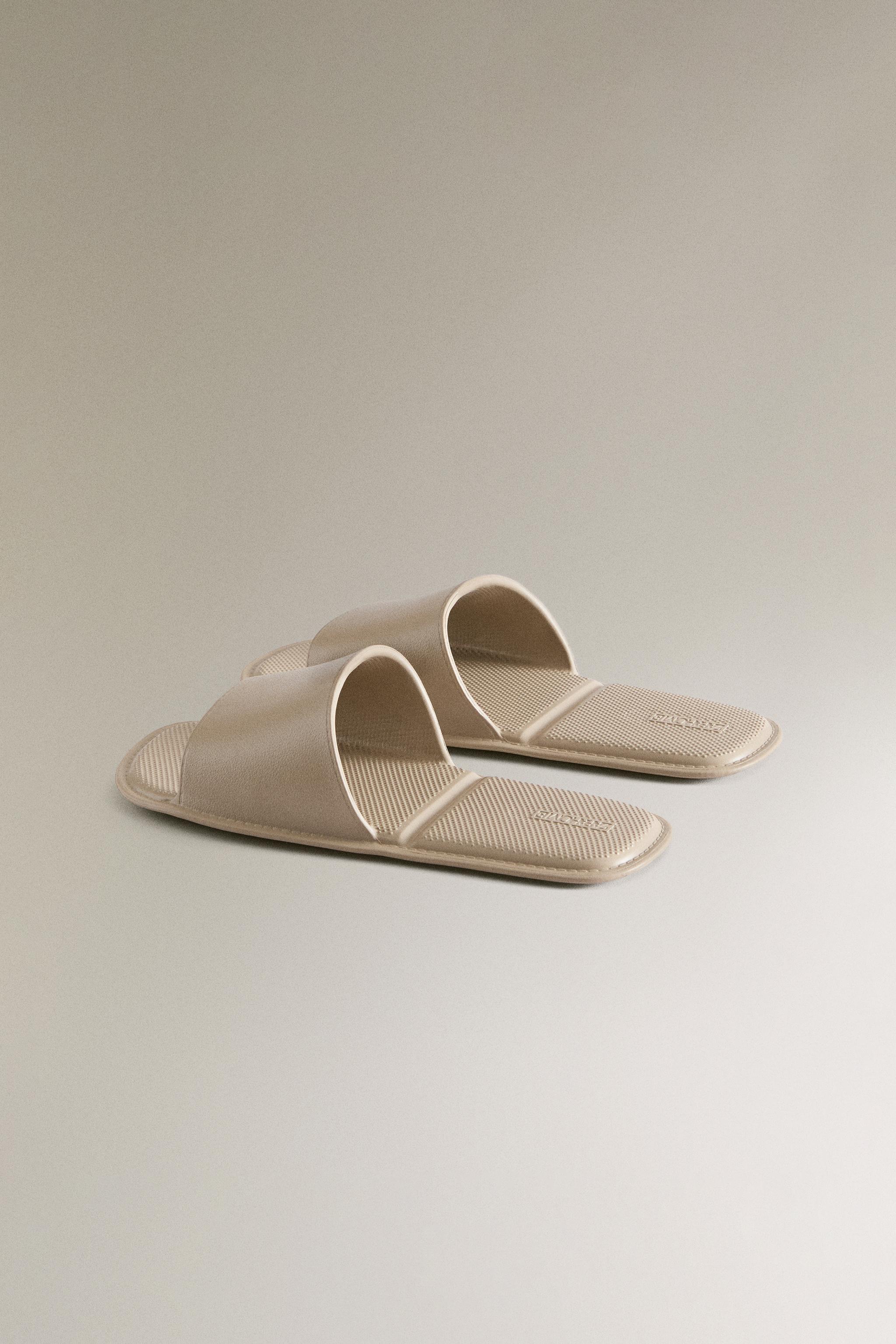 BATHROOM SLIDER SLIPPERS