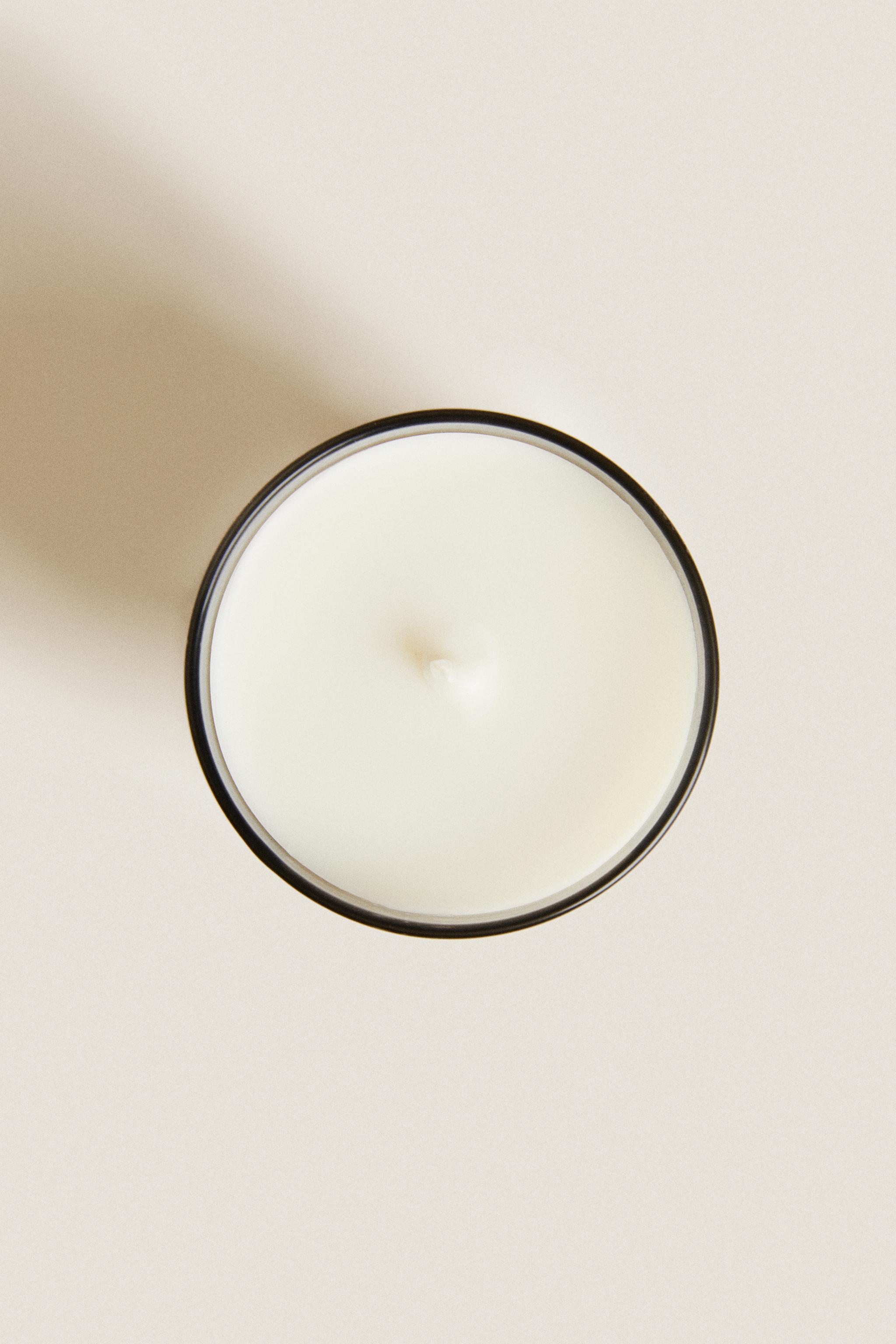 (200 G) ABSOLUTE LINEN SCENTED CANDLE