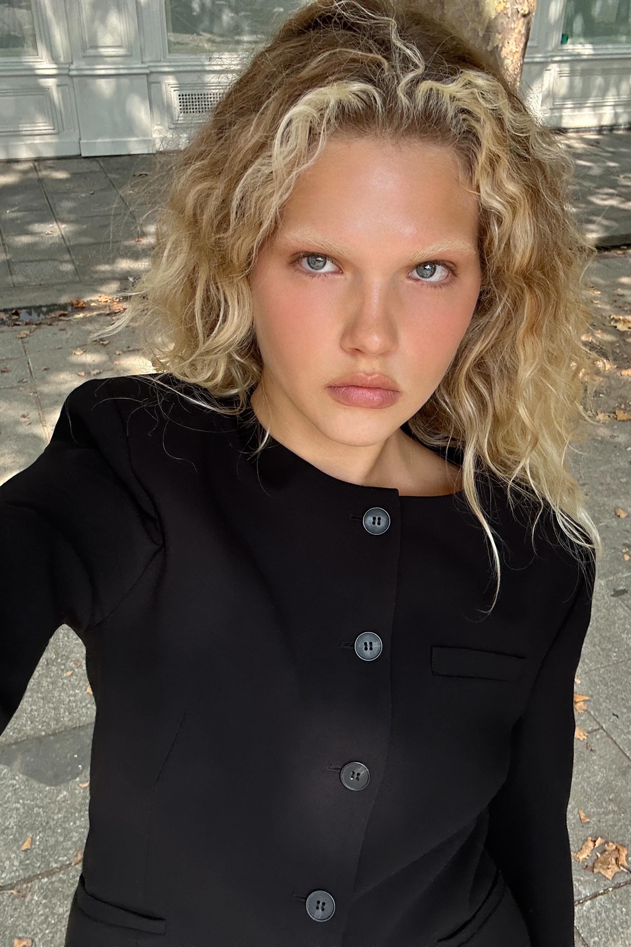 TAILORED BLAZER WITH SHOULDER PADS