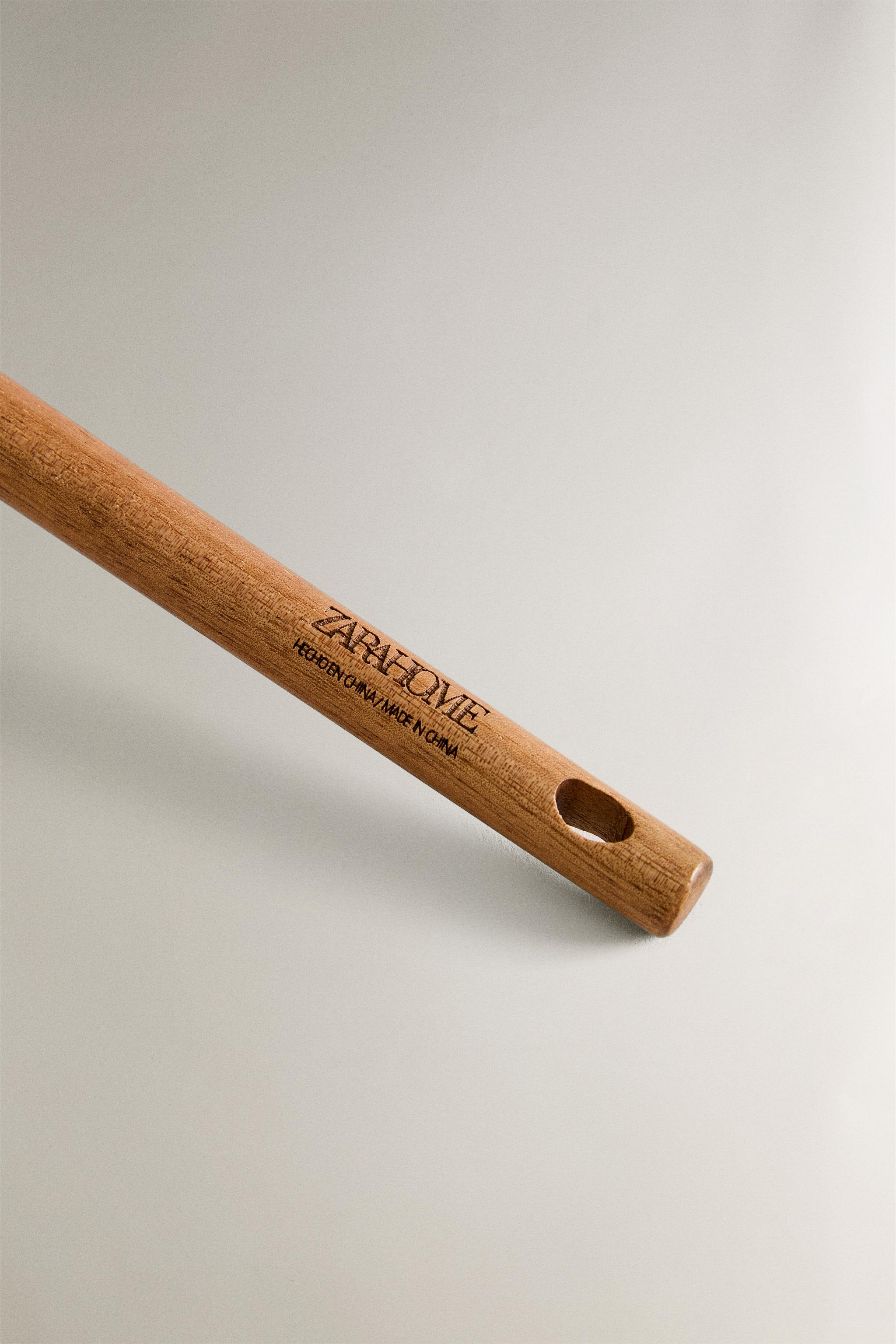 SILICONE AND WOODEN SPATULA