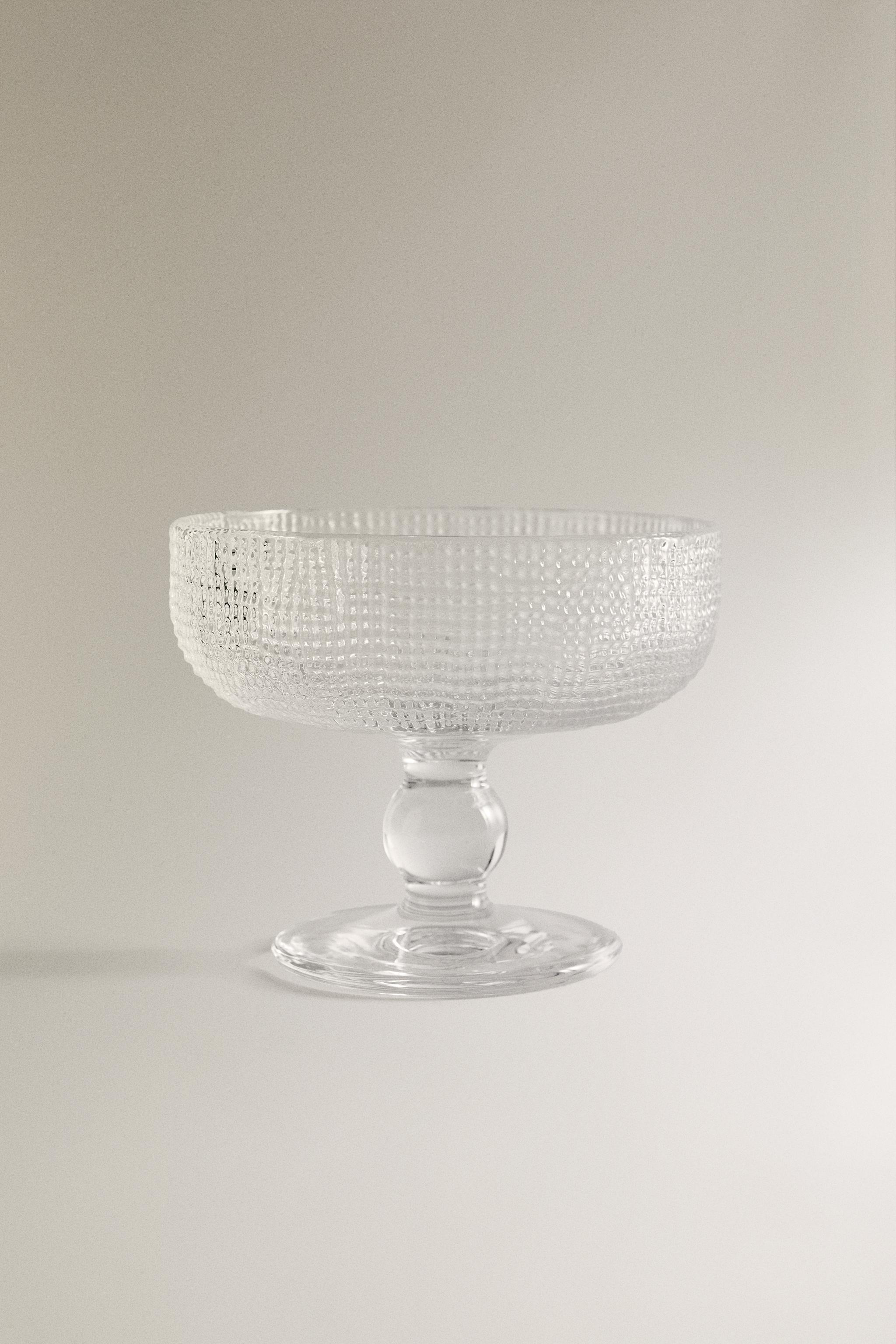 ICE-CREAM CUP GLASS WITH RAISED DESIGN