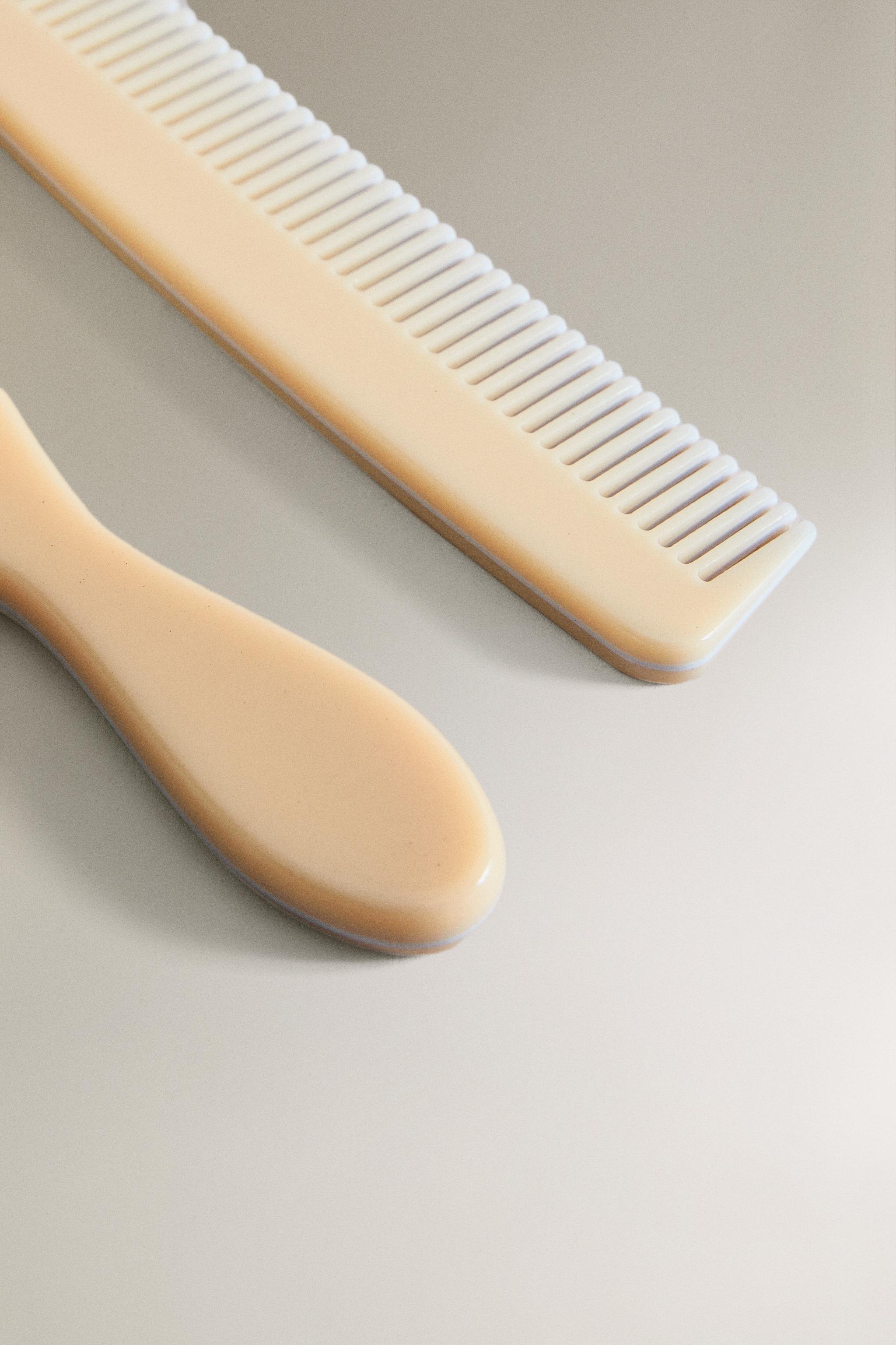 CHILDREN’S BRUSH AND COMB SET