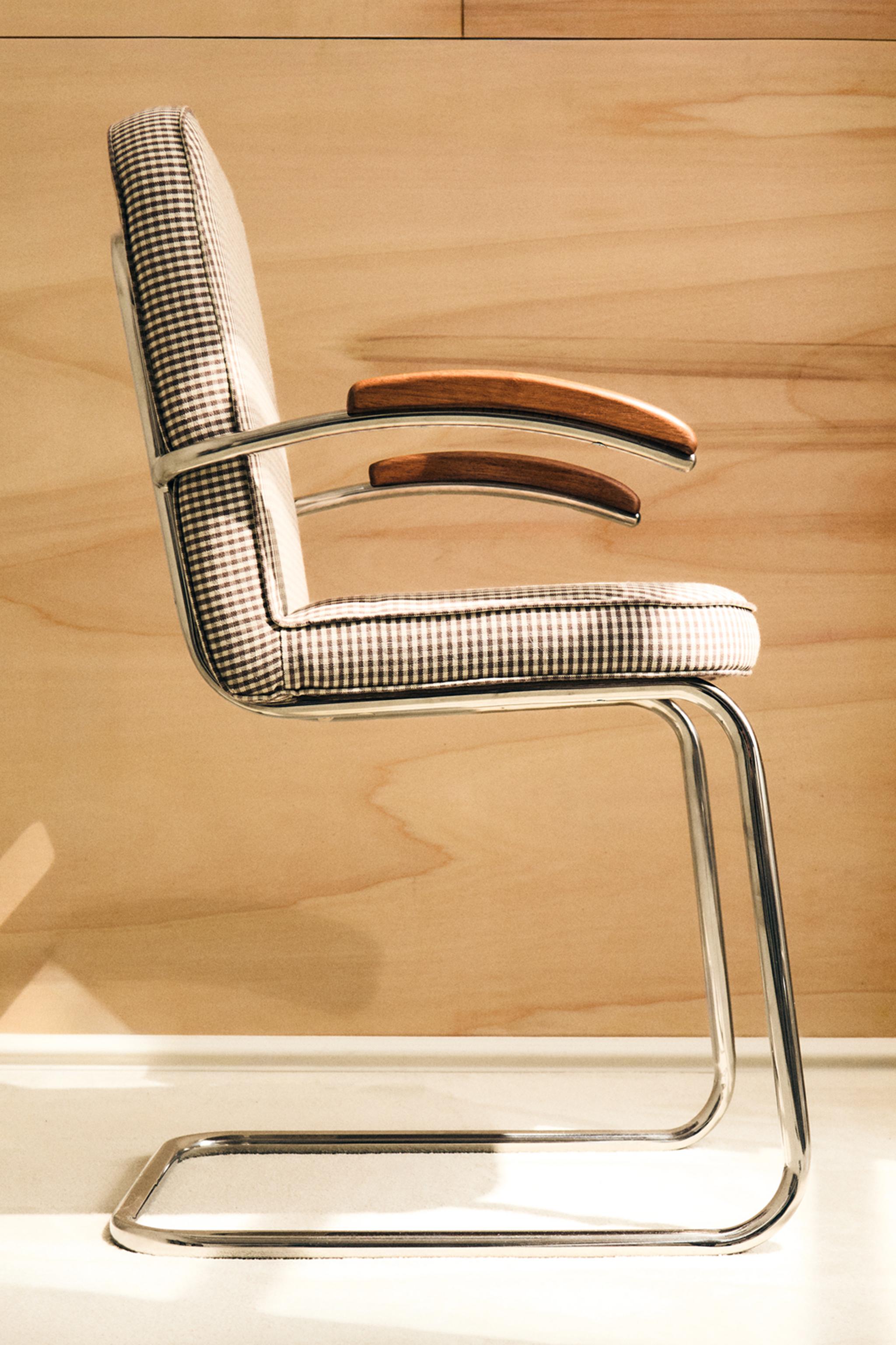 CHILDREN'S VINTAGE CHROME CHAIR