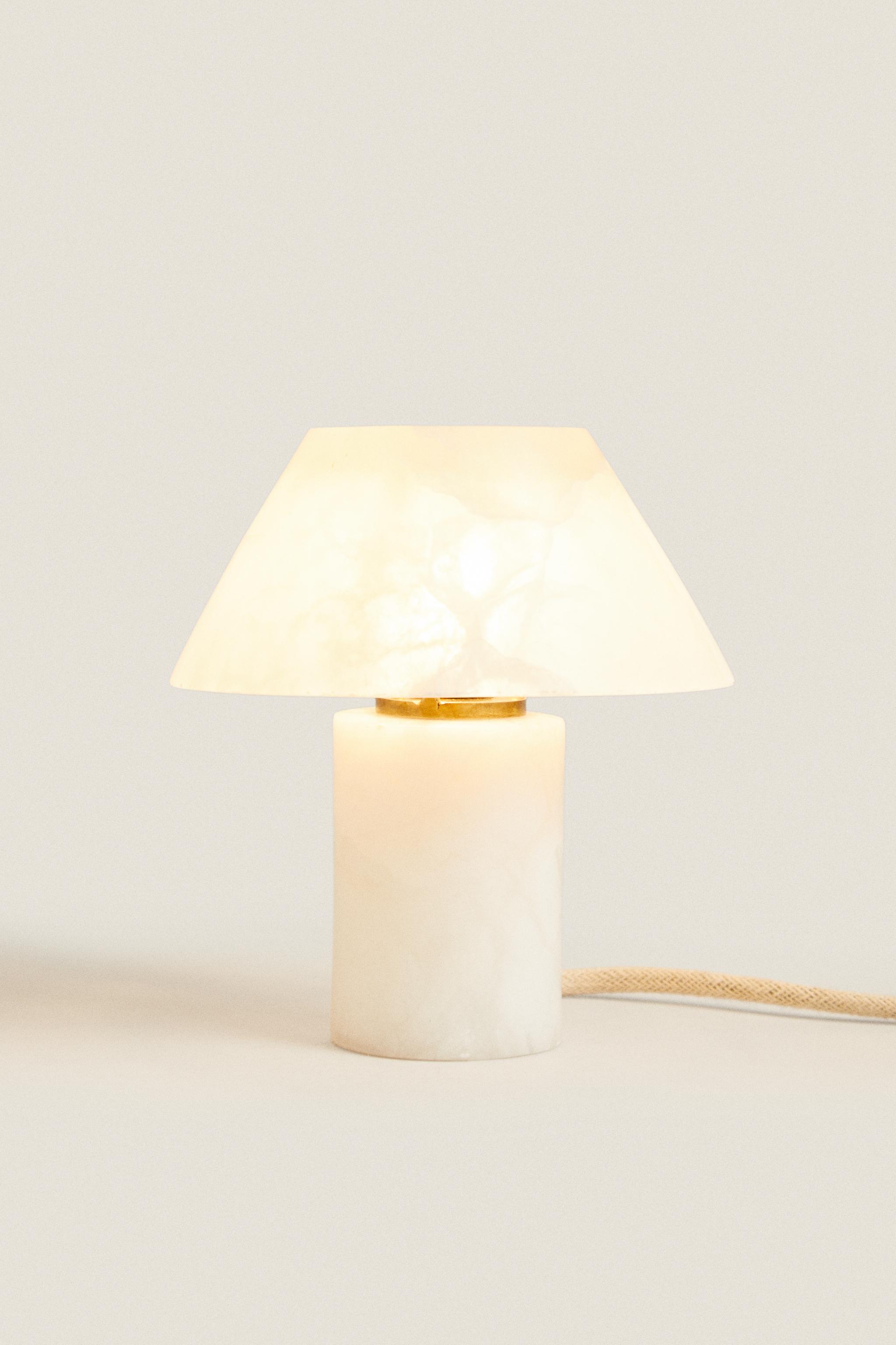 SMALL ALABASTER TABLE LAMP