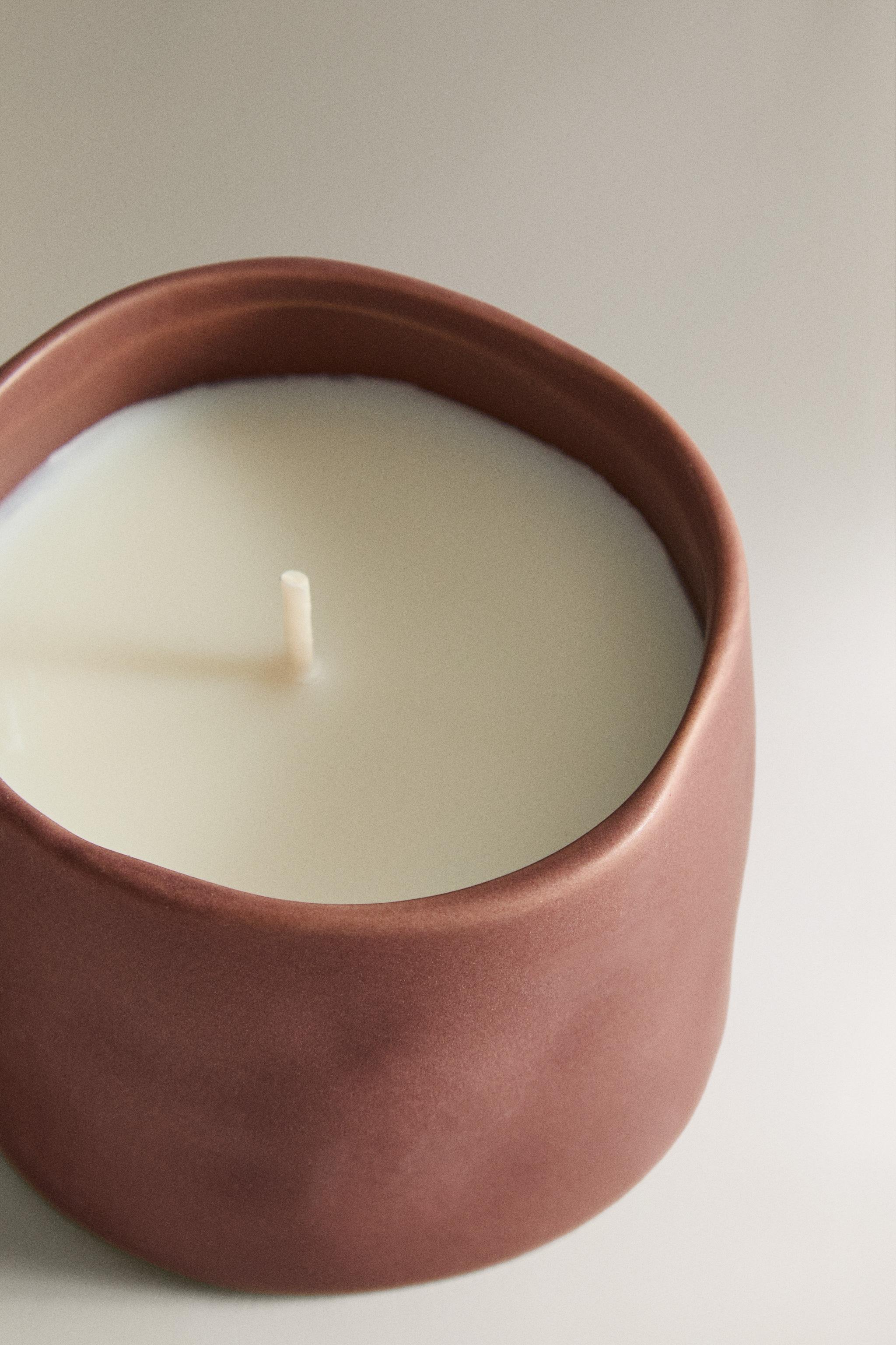 (150 G) FLORAL BEYOND SCENTED CANDLE