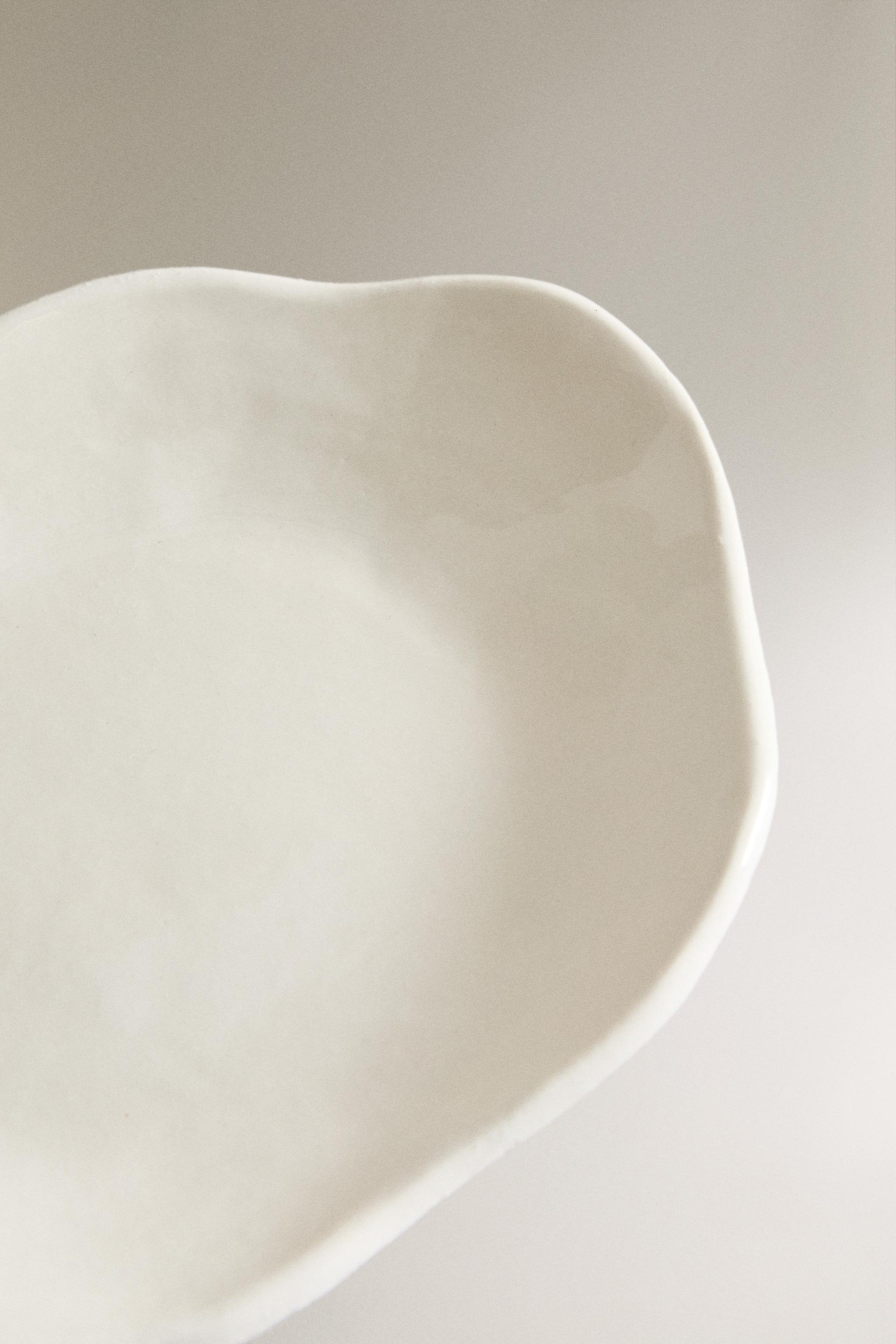 CERAMIC MATTE SOAP DISH