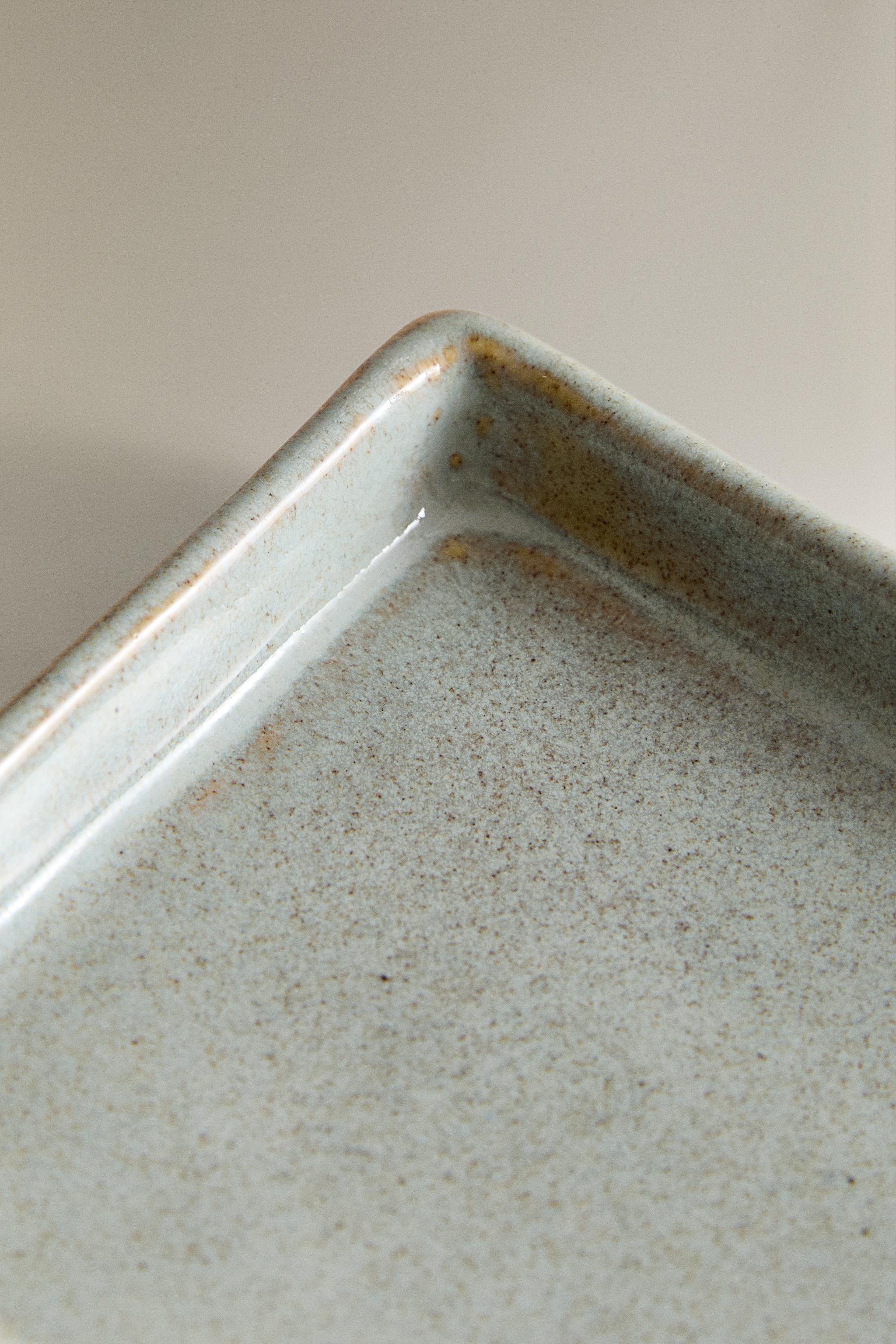 GREENISH BATHROOM SOAP DISH