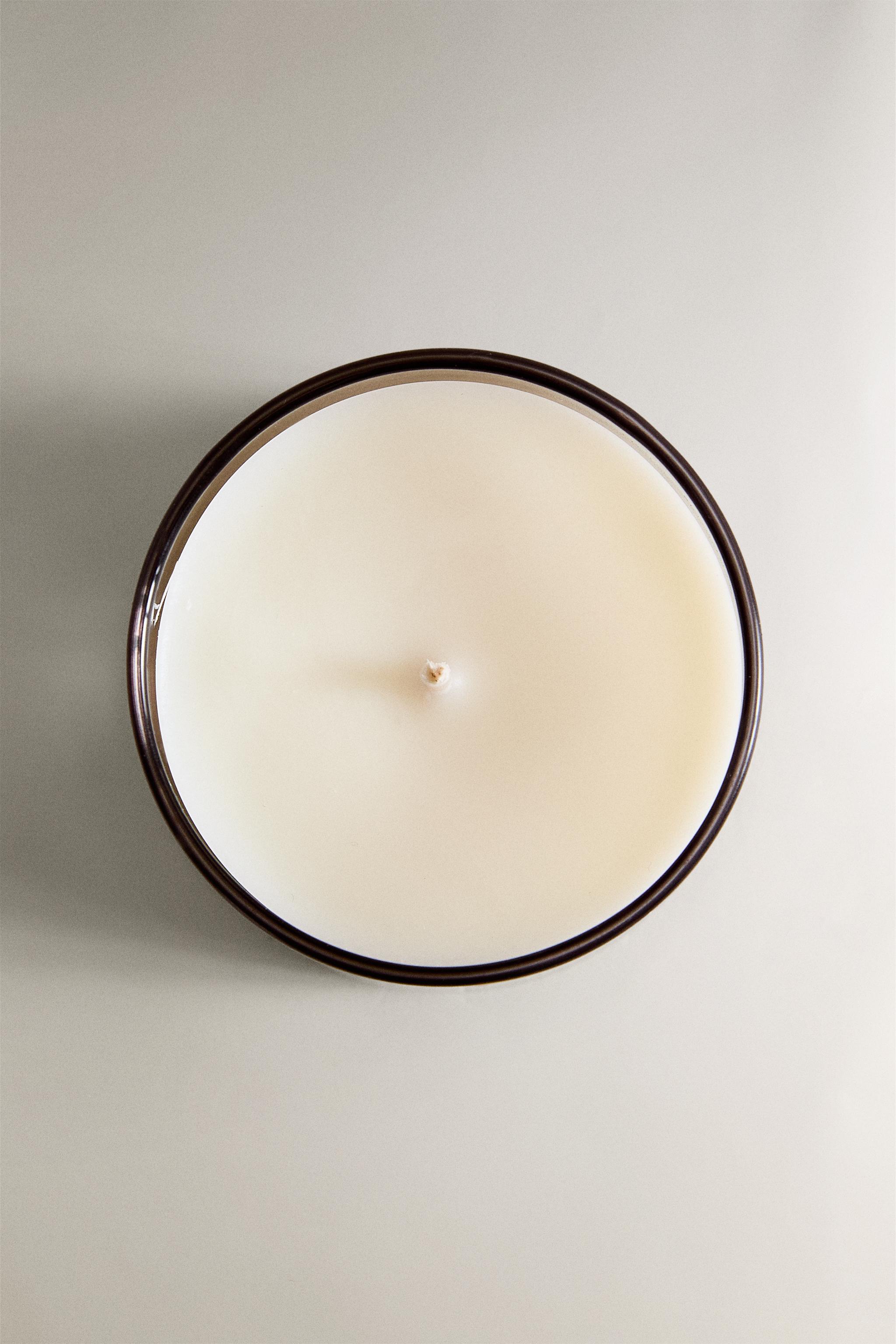(180 G) FLEUR DE VÉTIVER SCENTED CANDLE