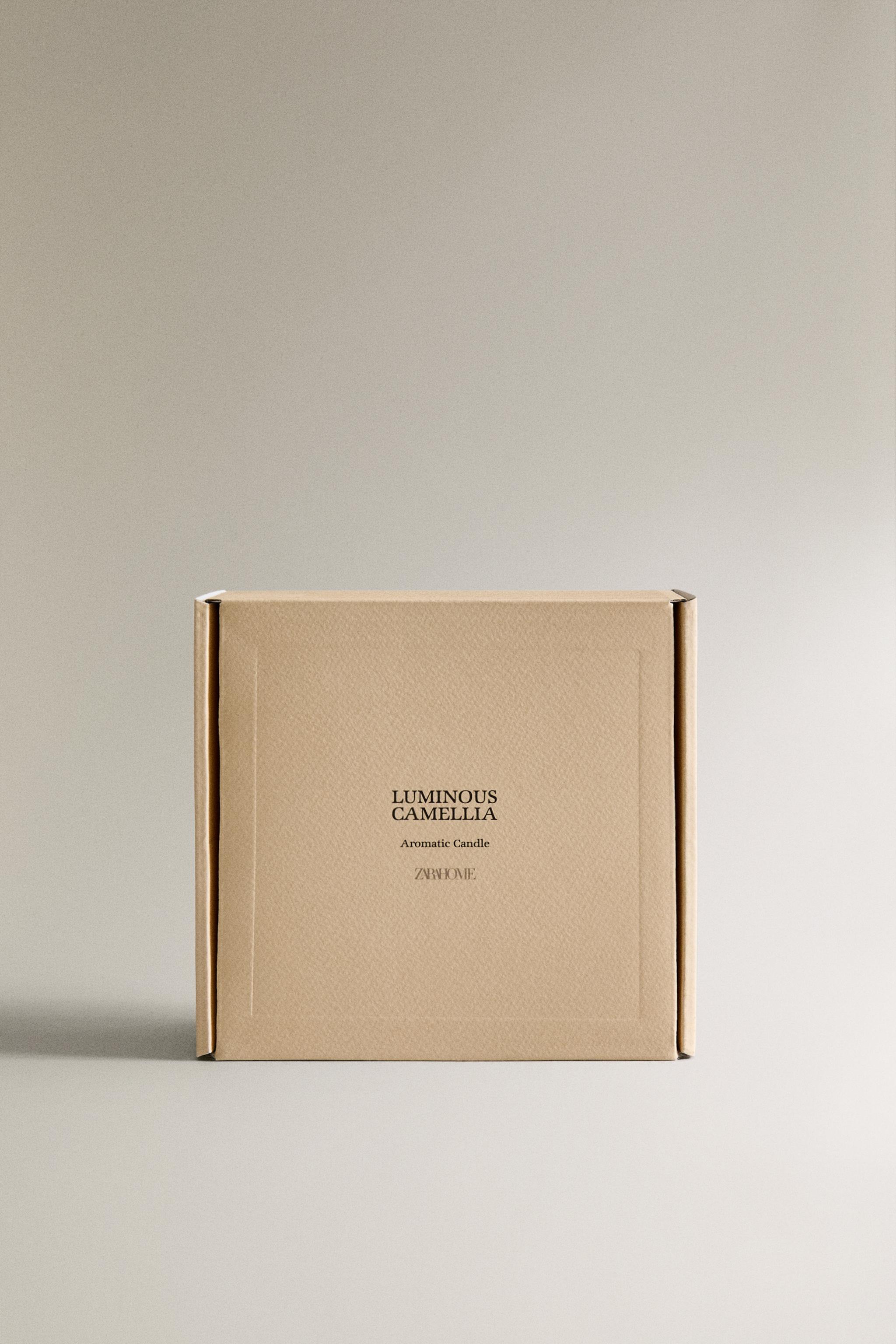 (540 G) LUMINOUS CAMELLIA SCENTED CANDLE