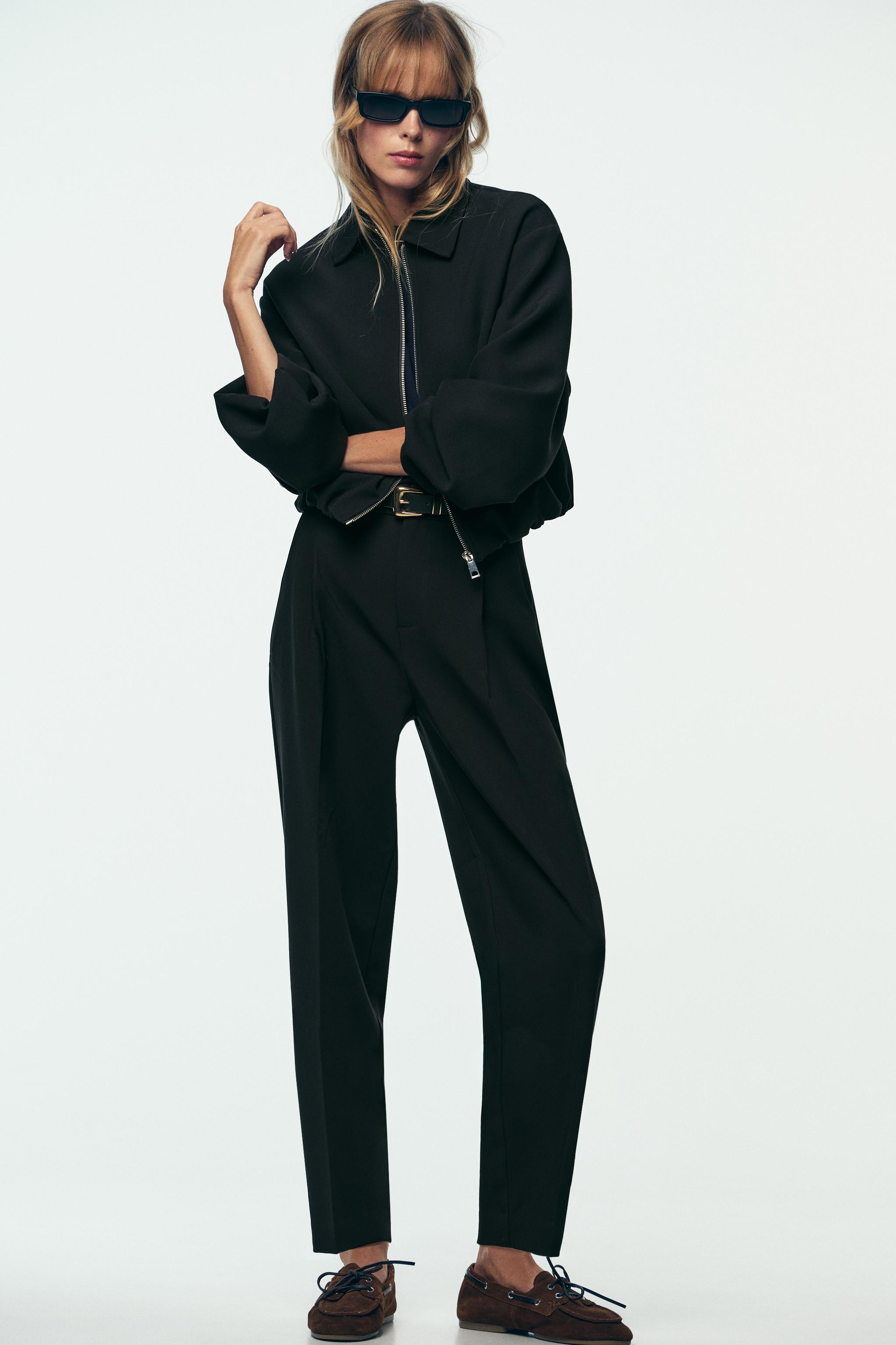 BELTED PLEATED PANTS