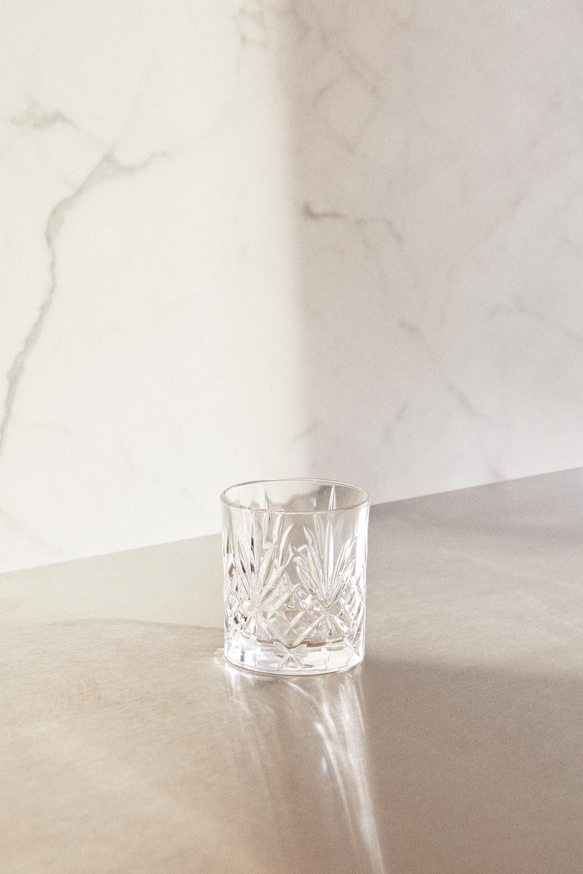 ENGRAVED CRYSTALLINE SHOT GLASS
