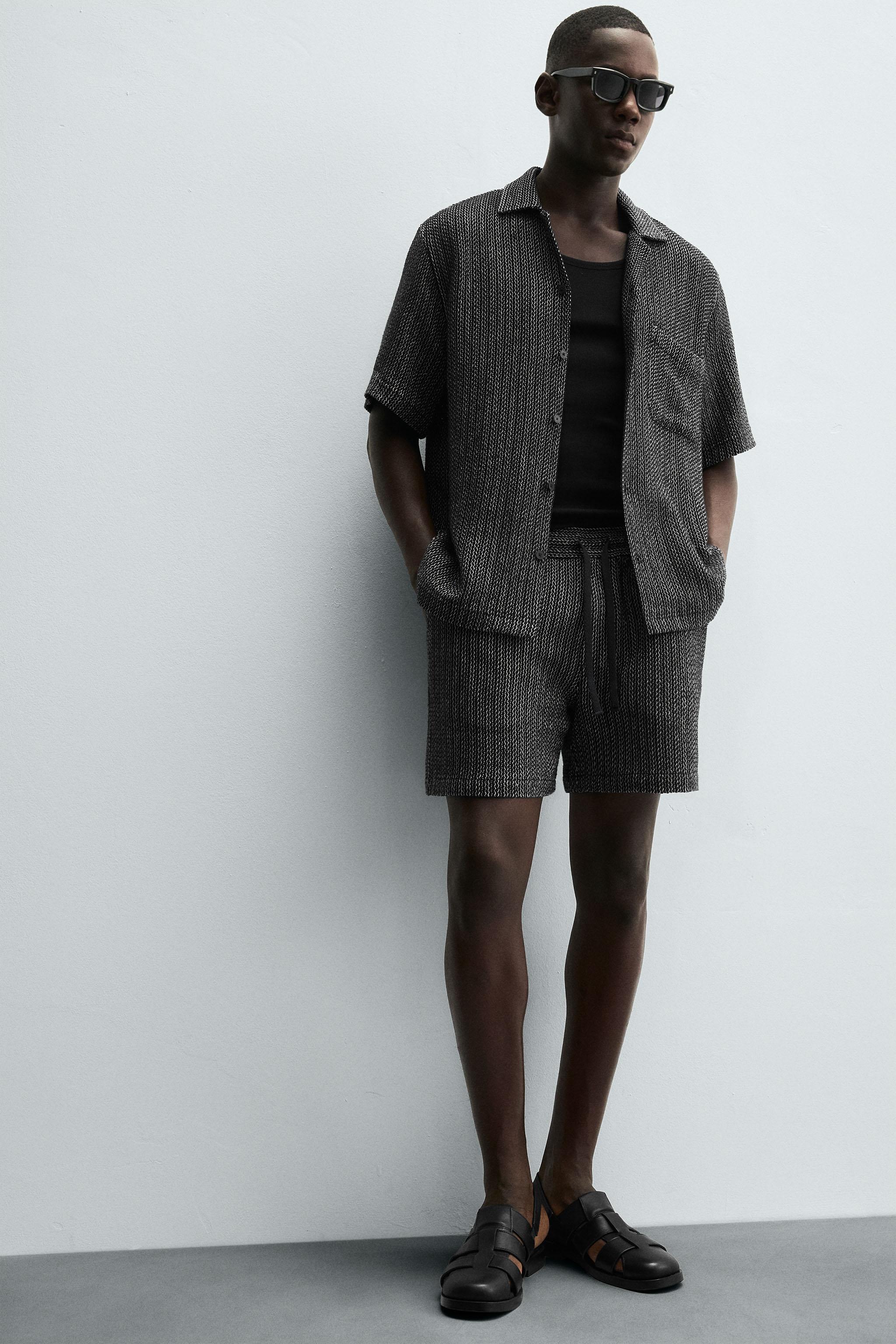 JACQUARD TEXTURED SHORTS