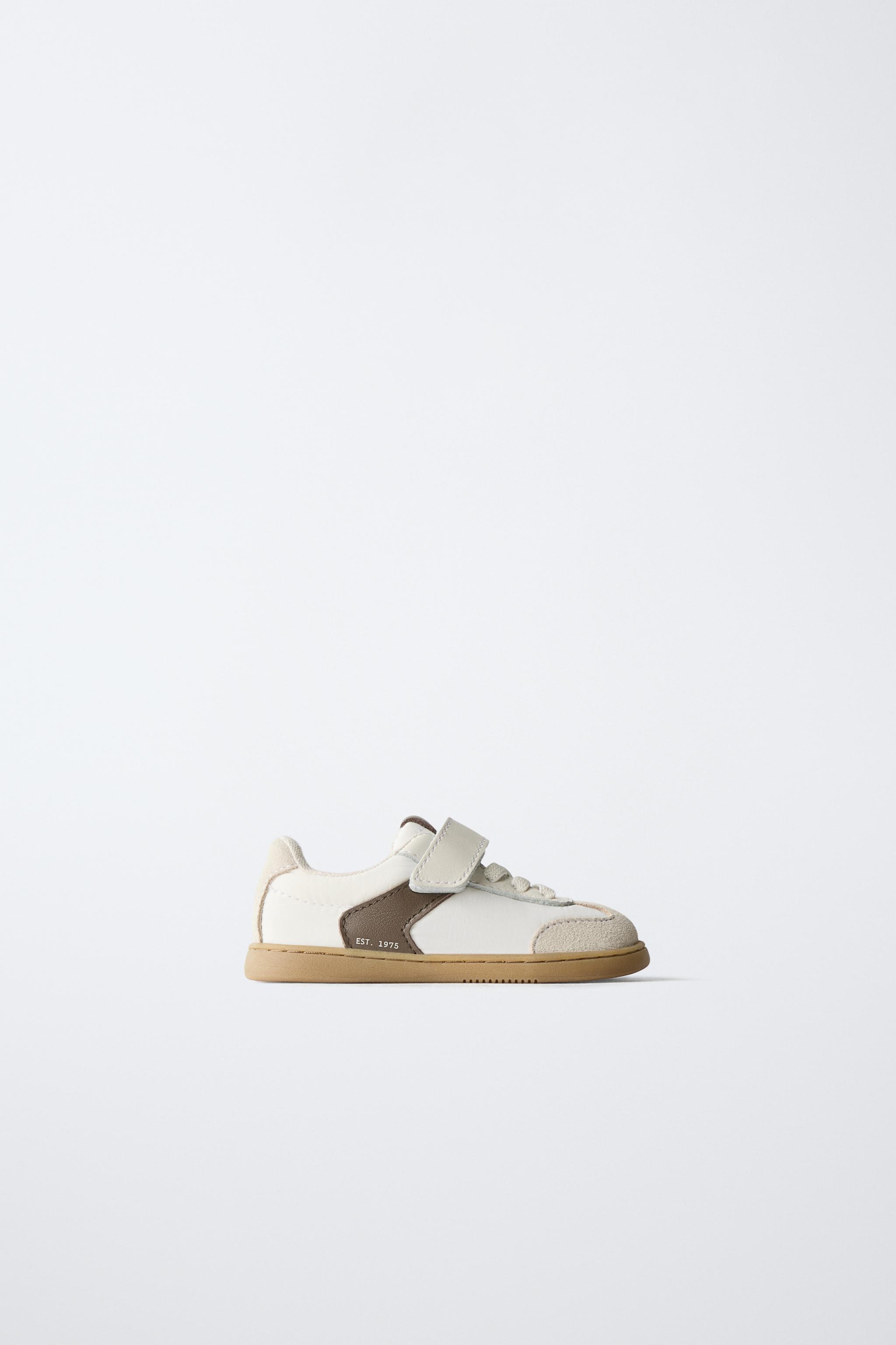 RETRO BAREFOOT SNEAKERS