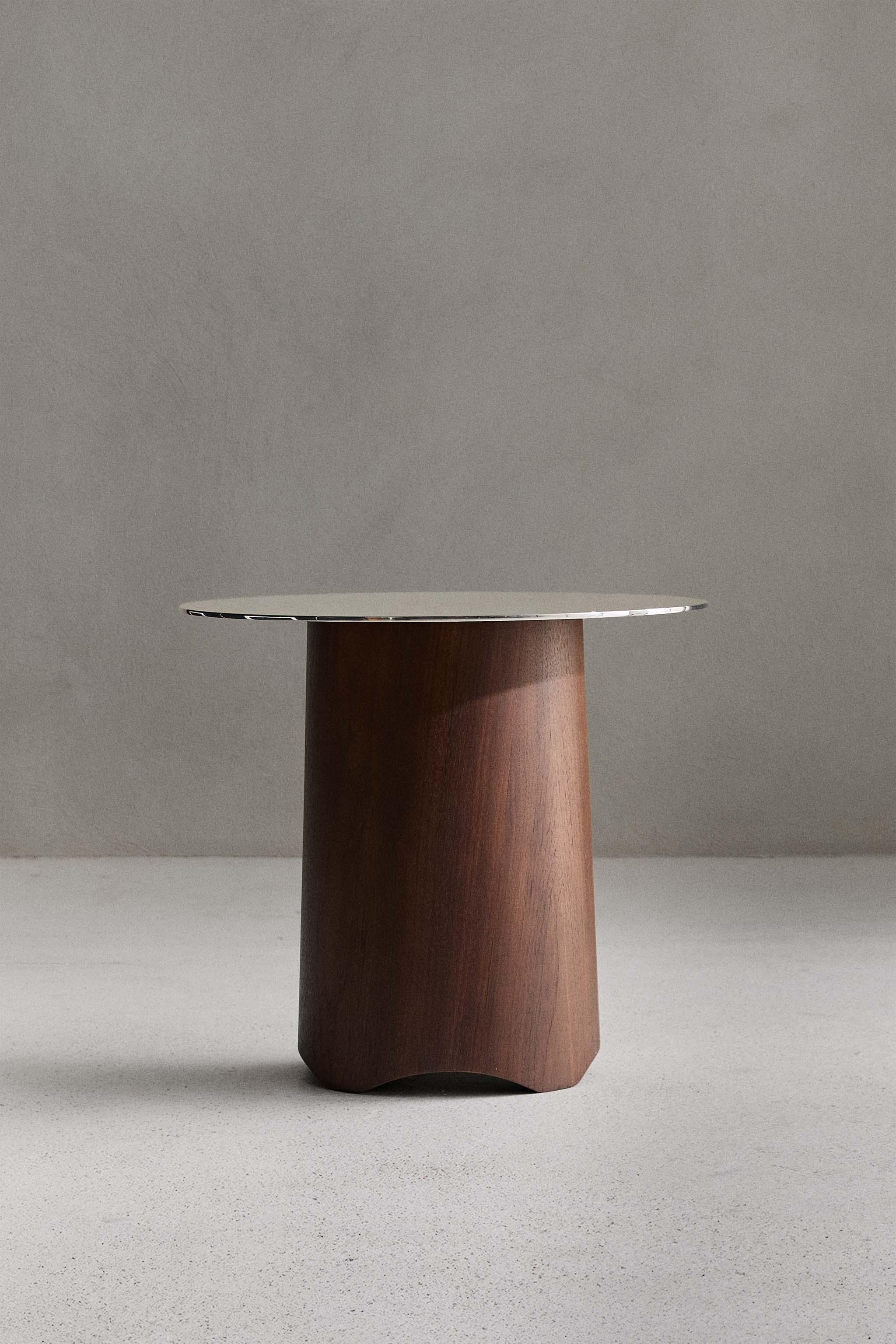 SIDETABLE 04