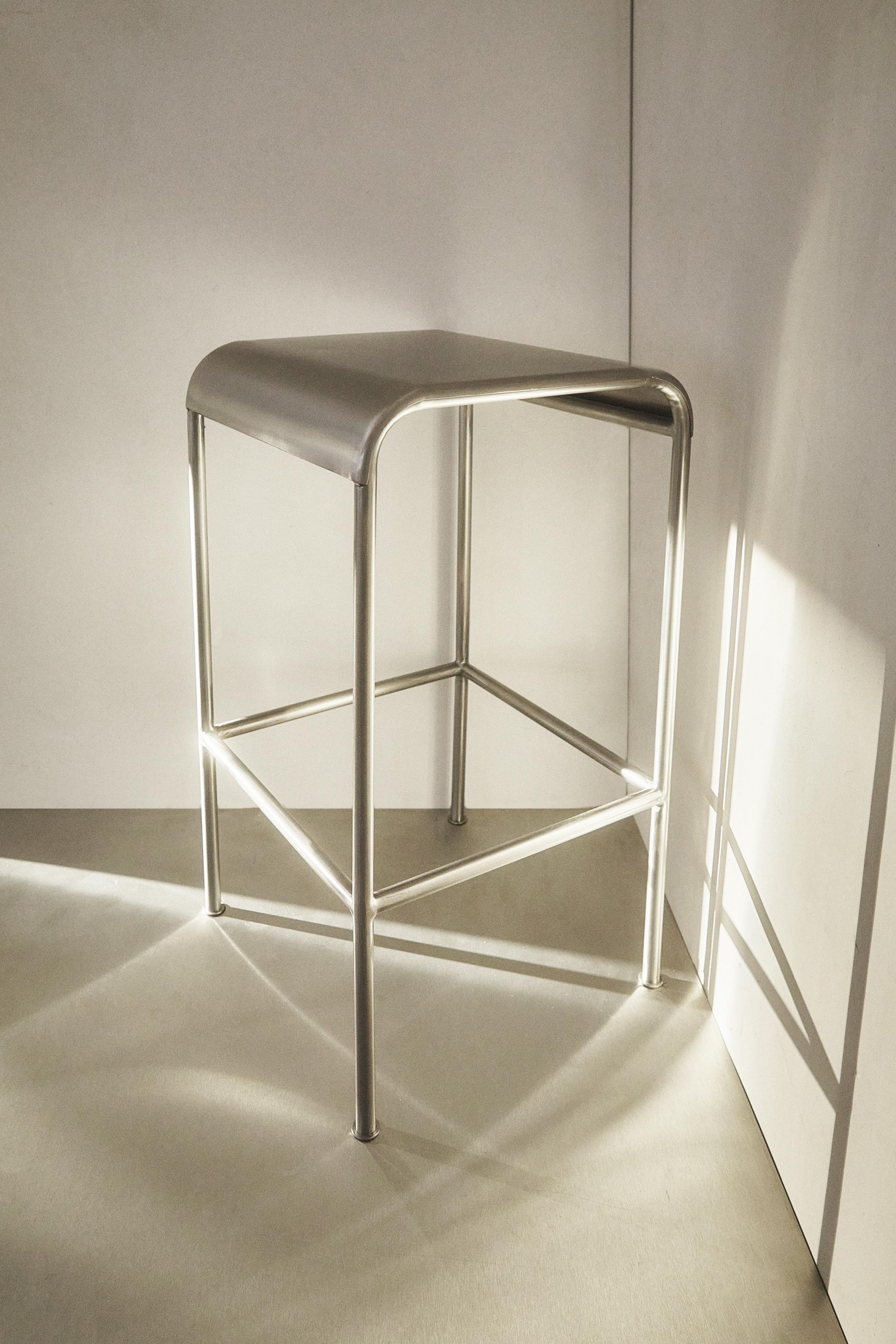 STEEL BAR STOOL