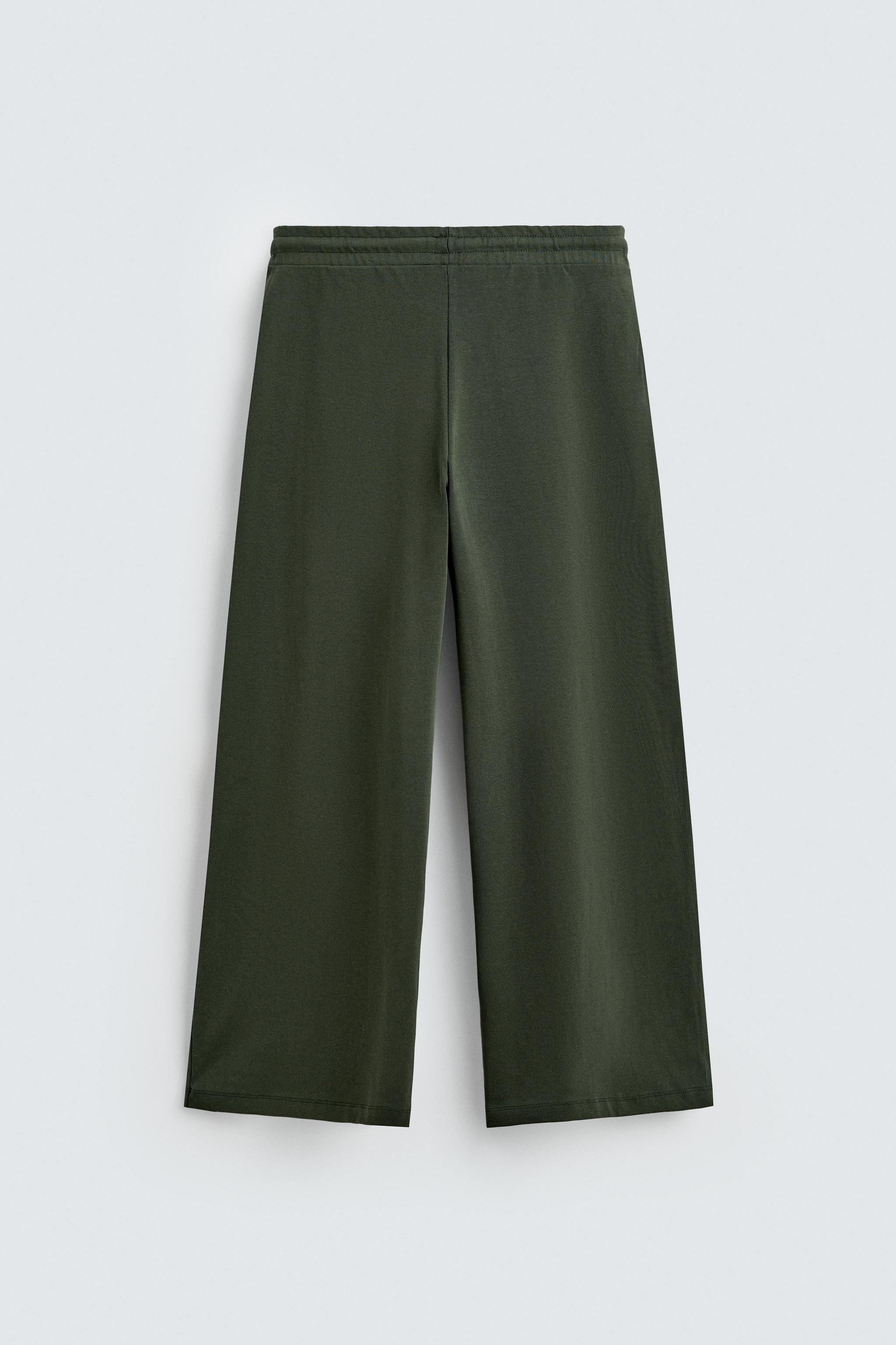 WIDE FIT PLEATED JOGGER PANTS