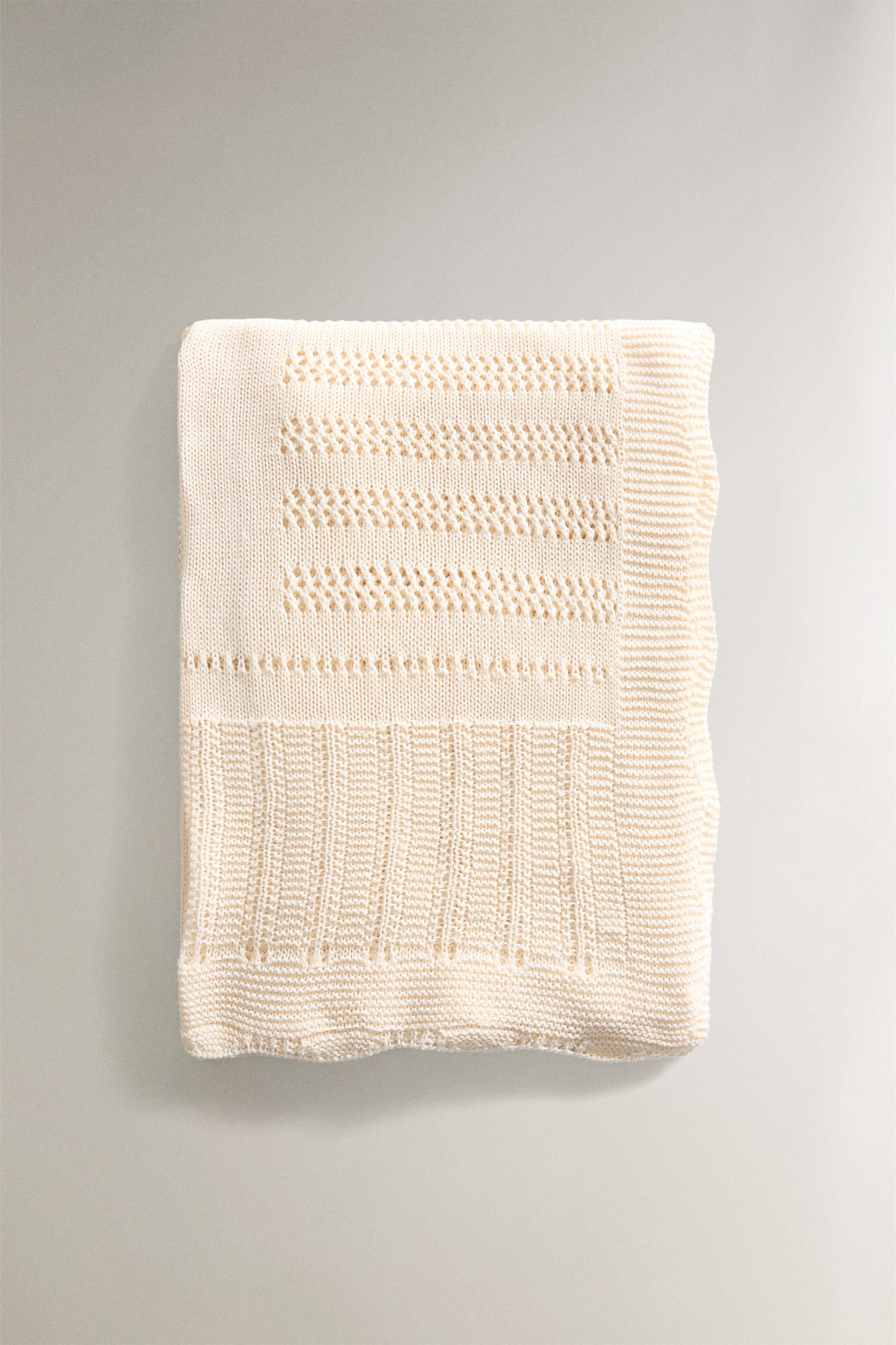 CHILDREN'S OPENWORK COTTON BLANKET
