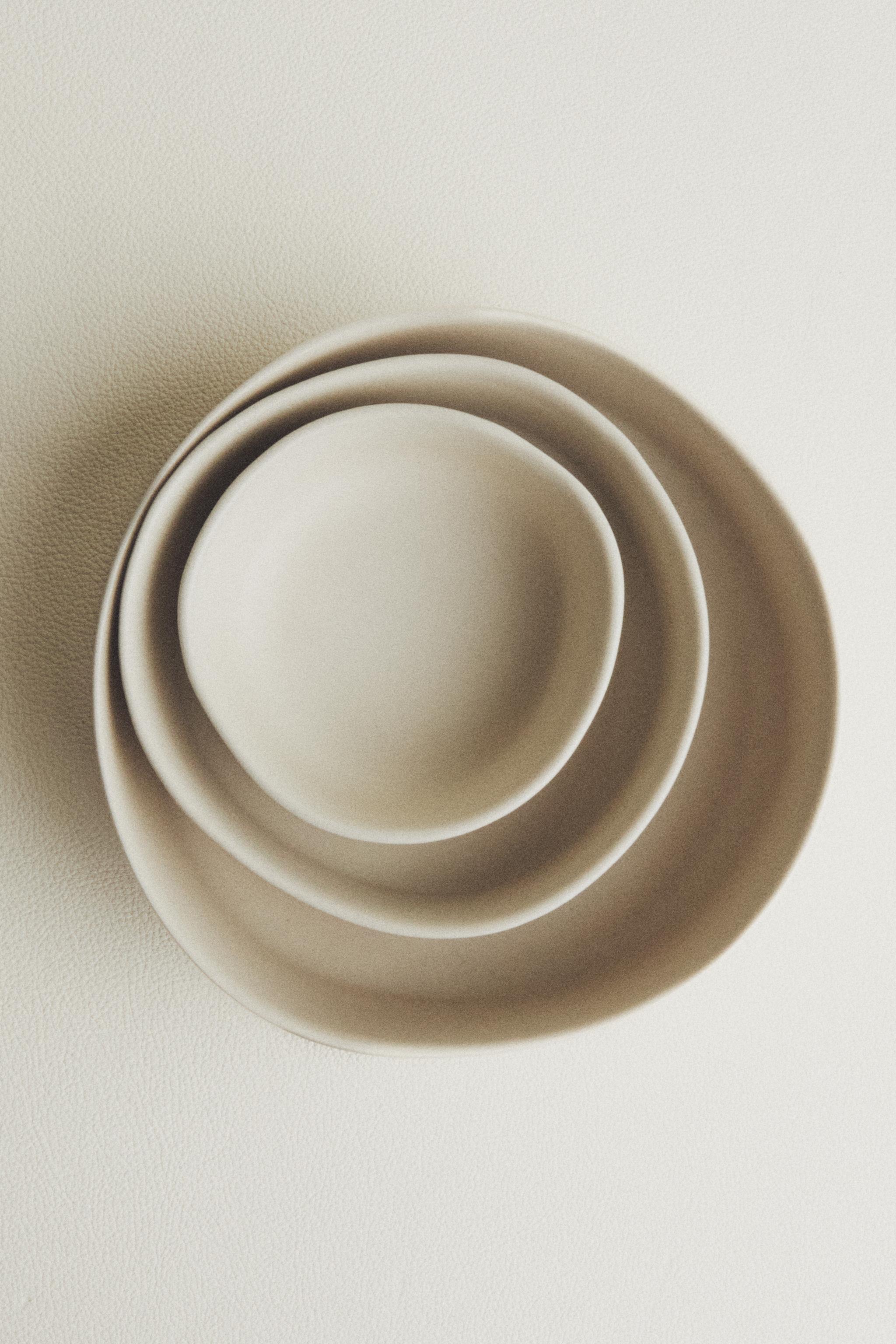 STONEWARE PET FOOD BOWL