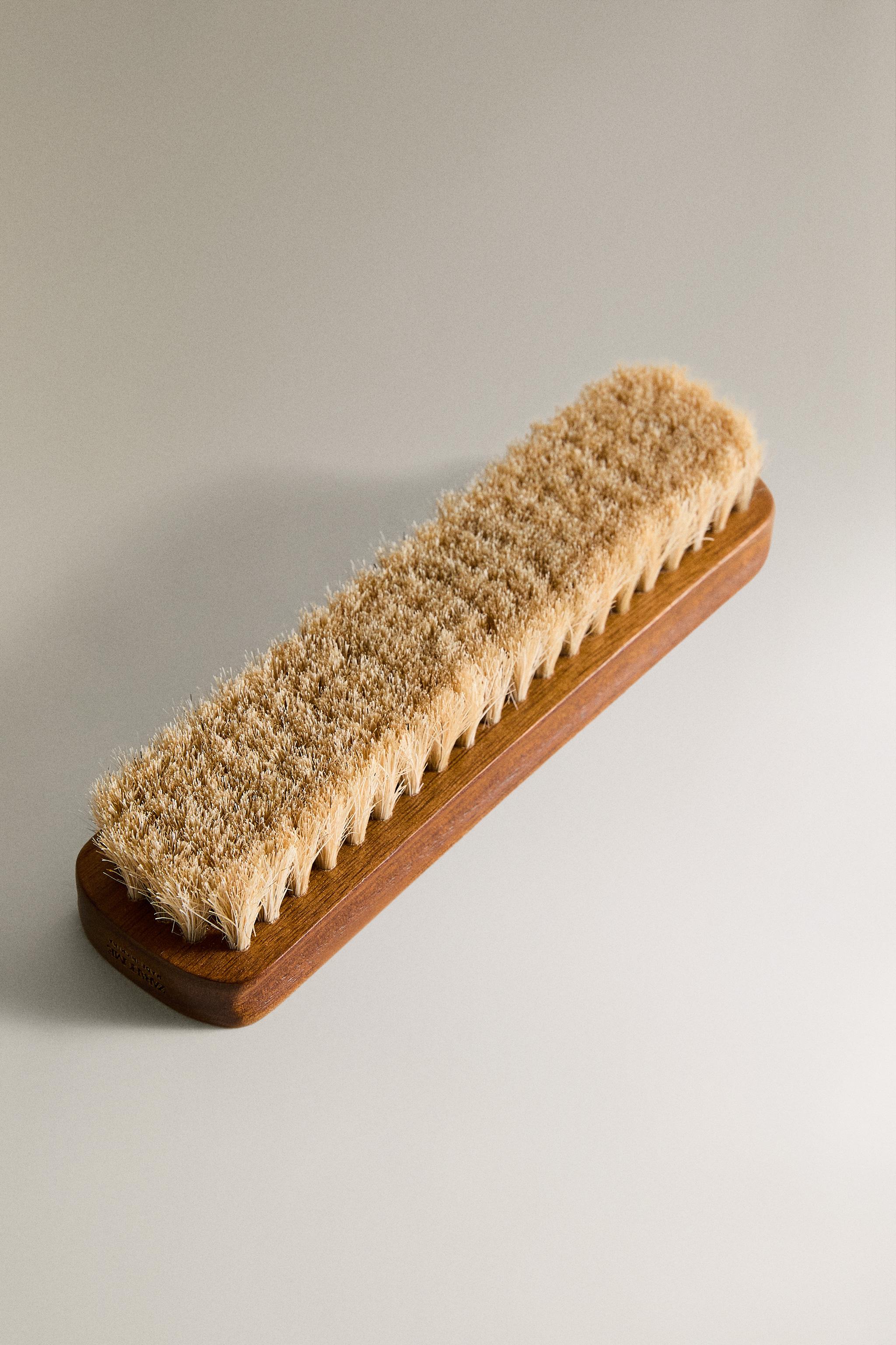 SHOE POLISHING BRUSH