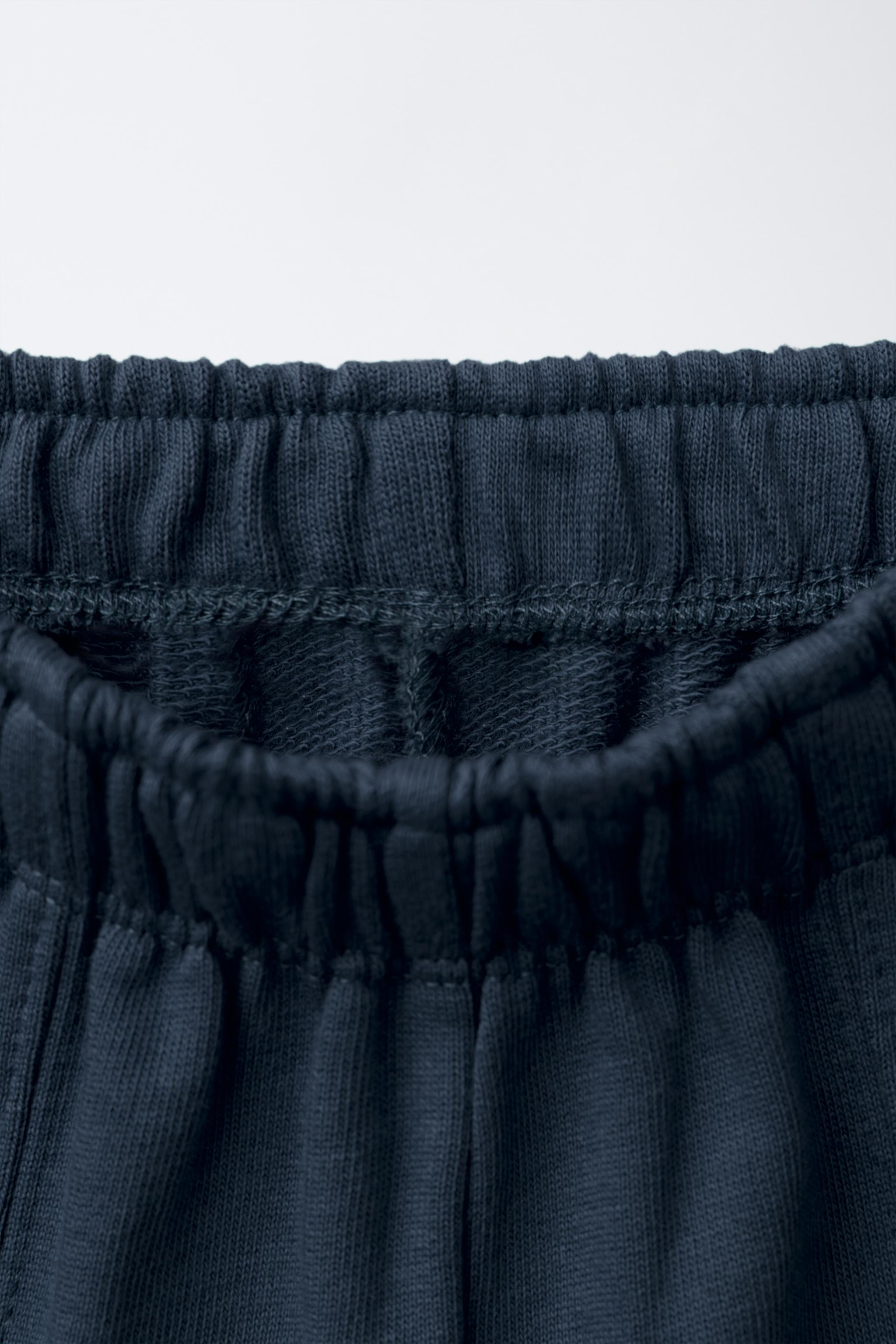 JOGGING SET WITH LABEL