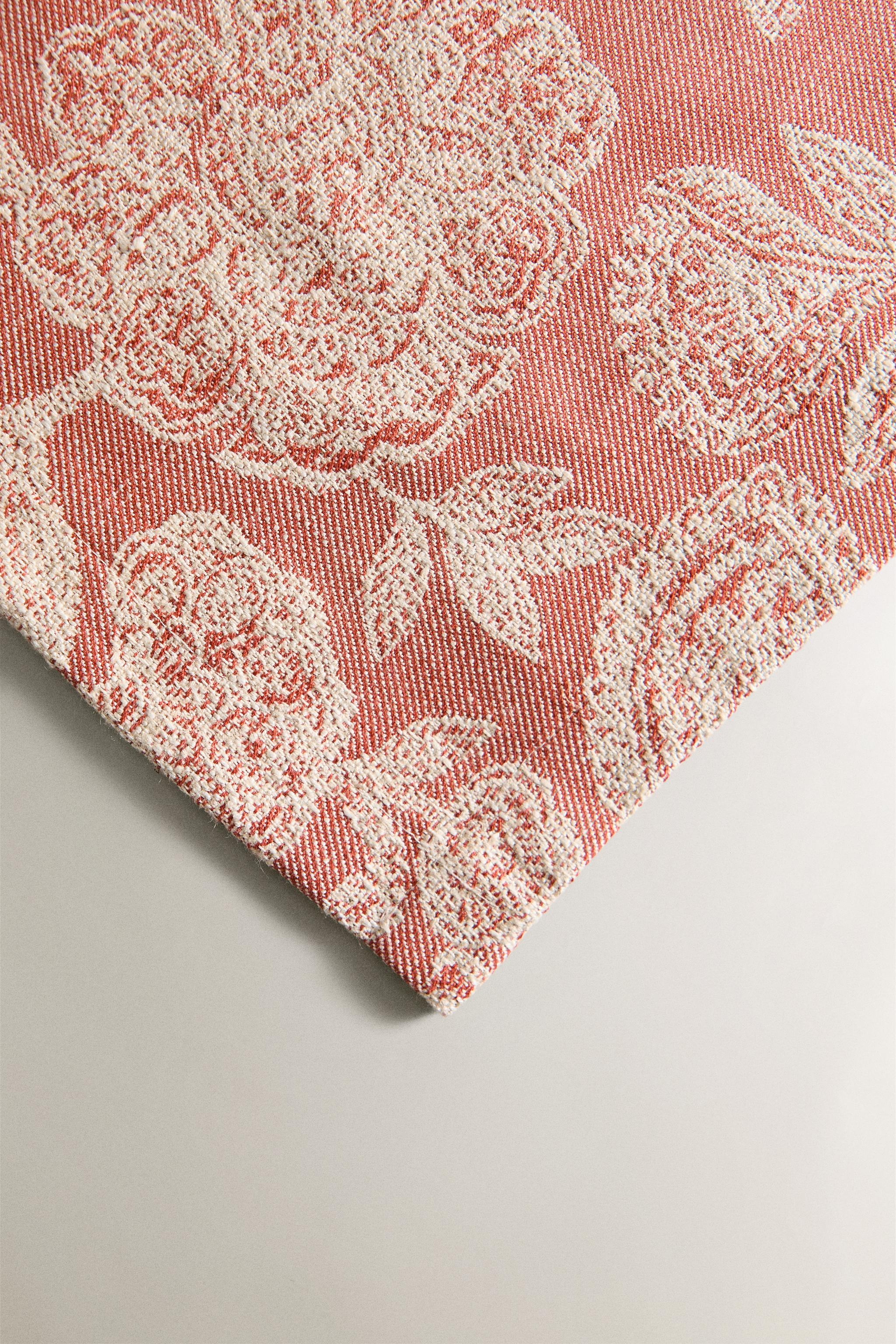 FLORAL JACQUARD COTTON LINEN TABLECLOTH