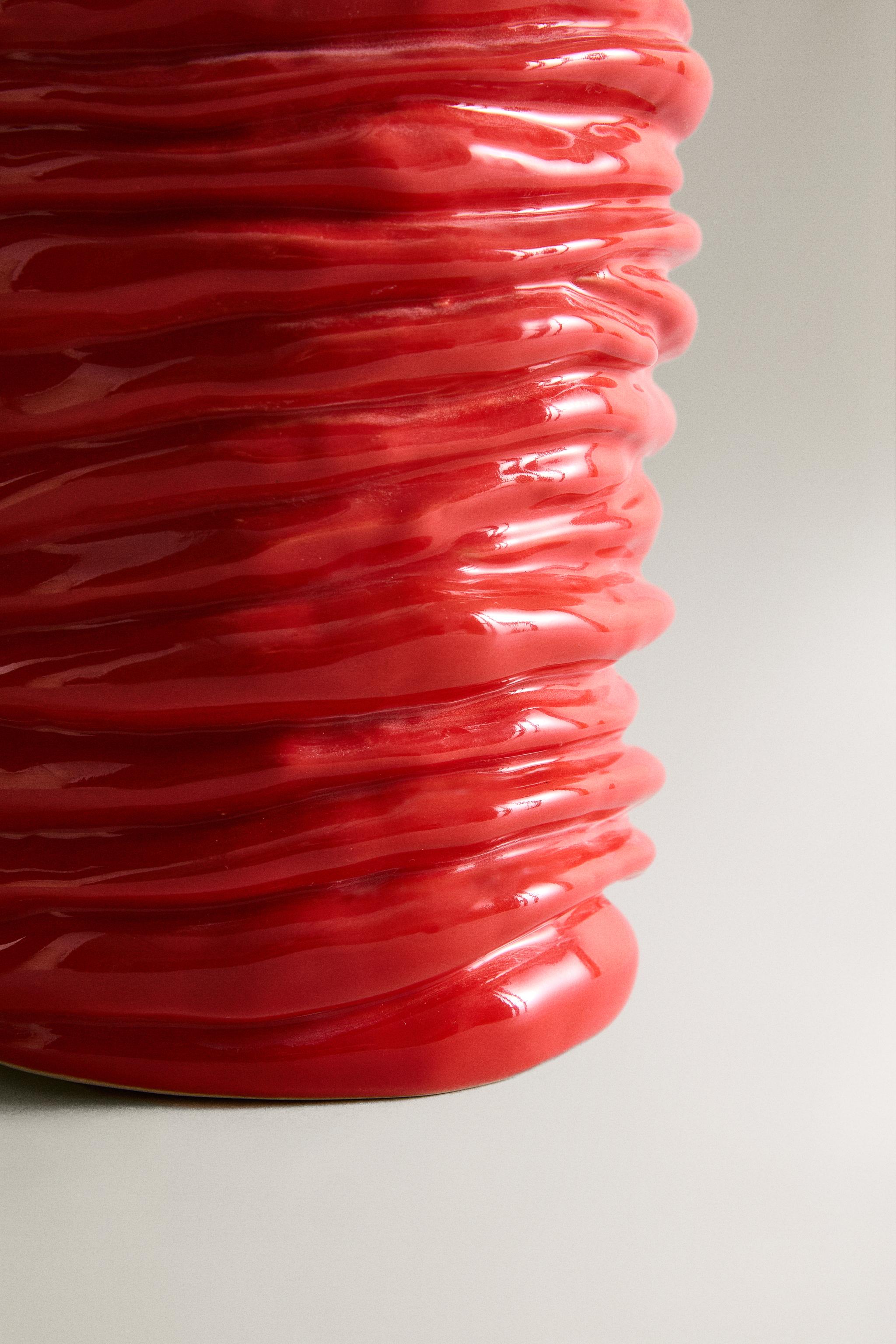 WAVY CERAMIC VASE X COLLAGERIE