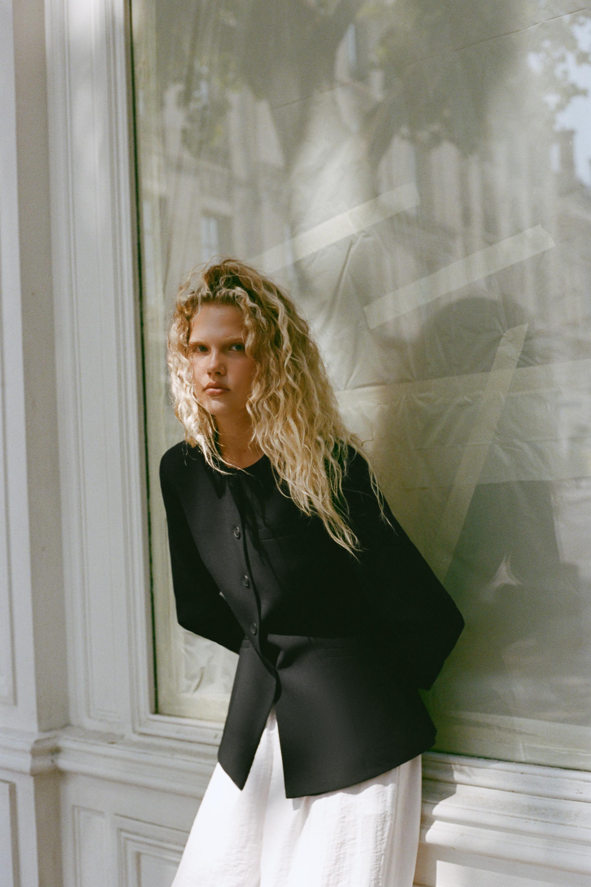 TAILORED BLAZER WITH SHOULDER PADS