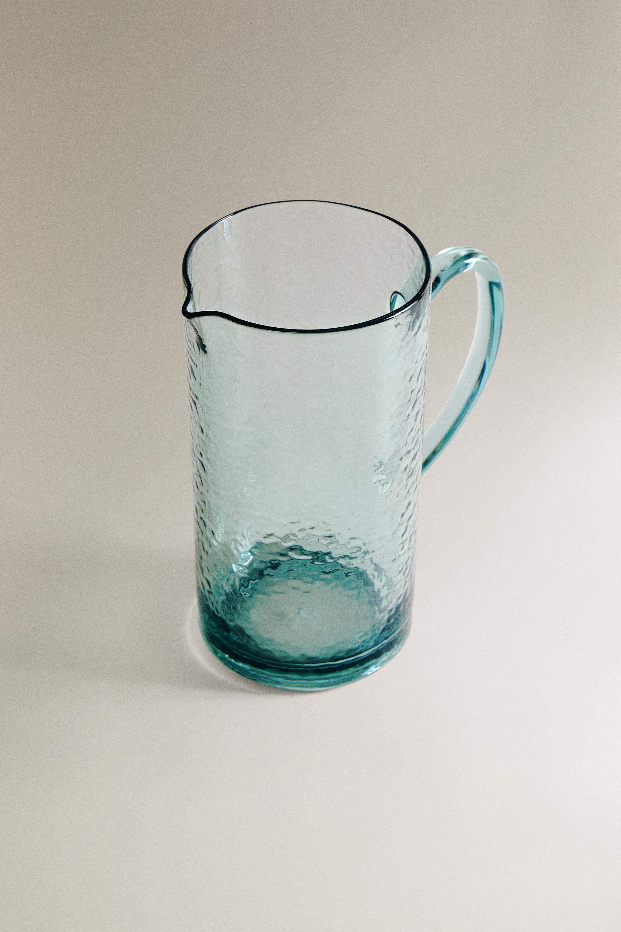 HAMMERED ACRYLIC PITCHER