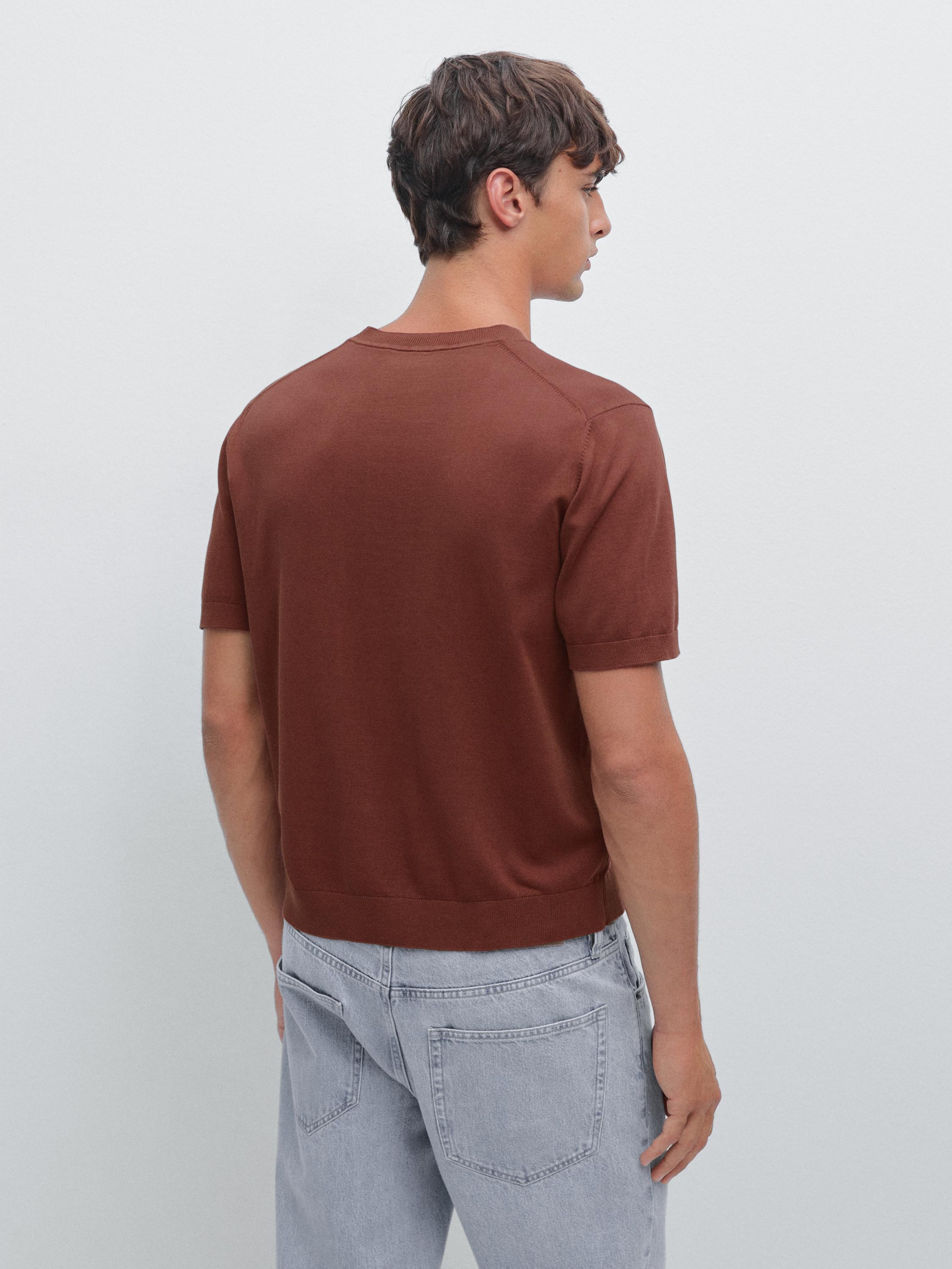 Short sleeve knit T-shirt