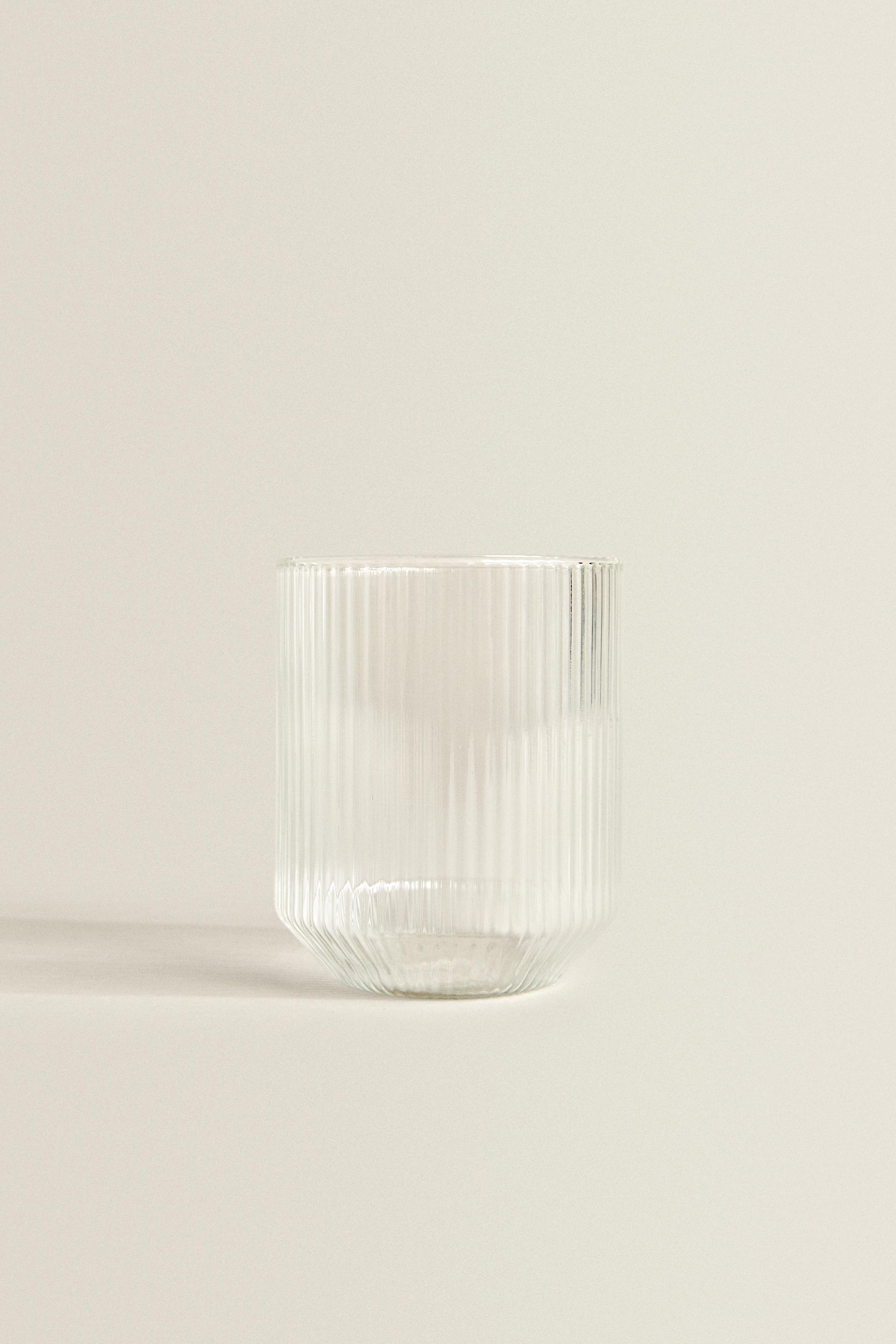 BOROSILICATE GLASS TUMBLER WITH RAISED LINES