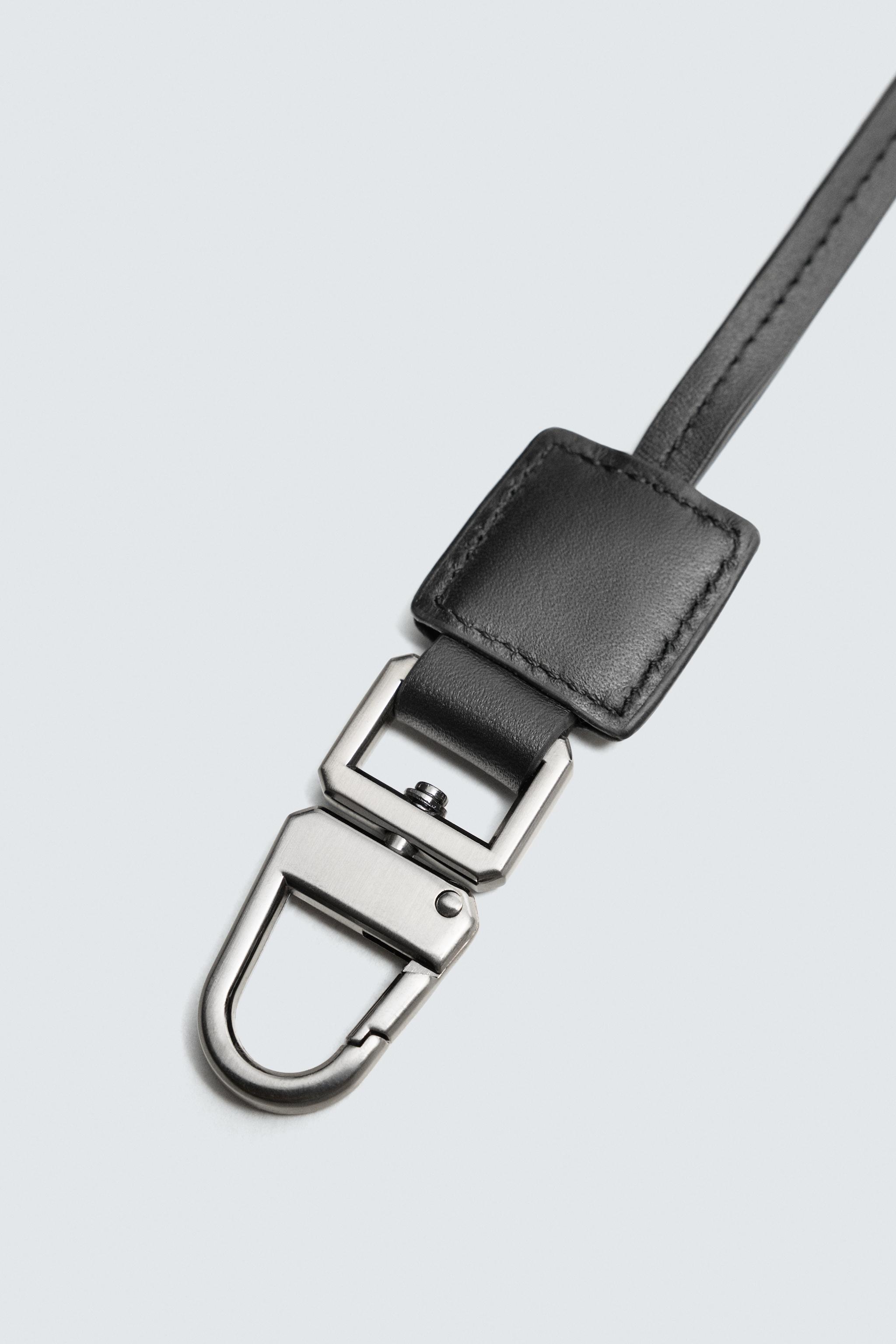 LEATHER PENDANT KEYCHAIN