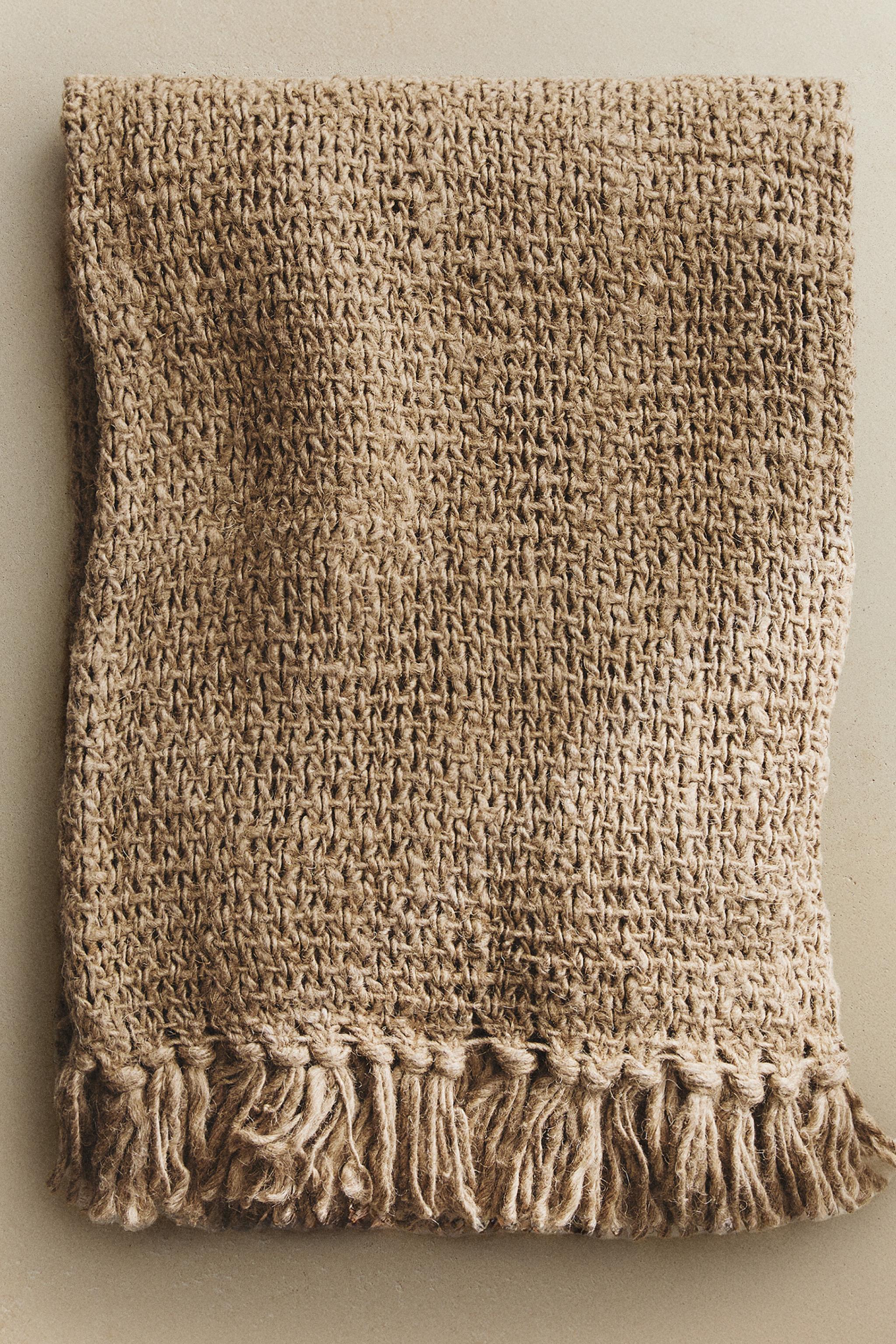 FRINGED LINEN BLANKET
