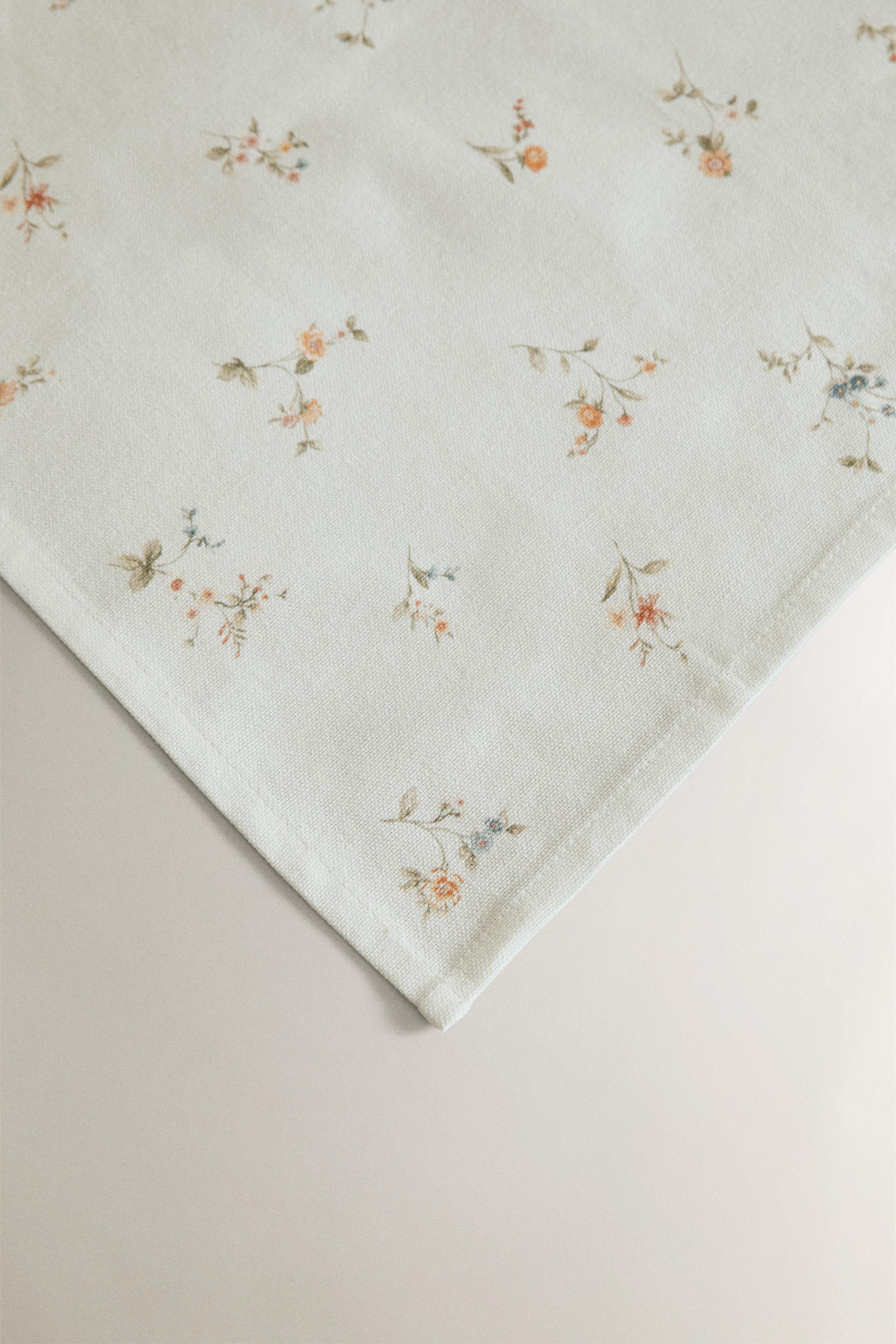 SET OF SMALL FLORAL PRINT NAPKINS (SET OF 2)