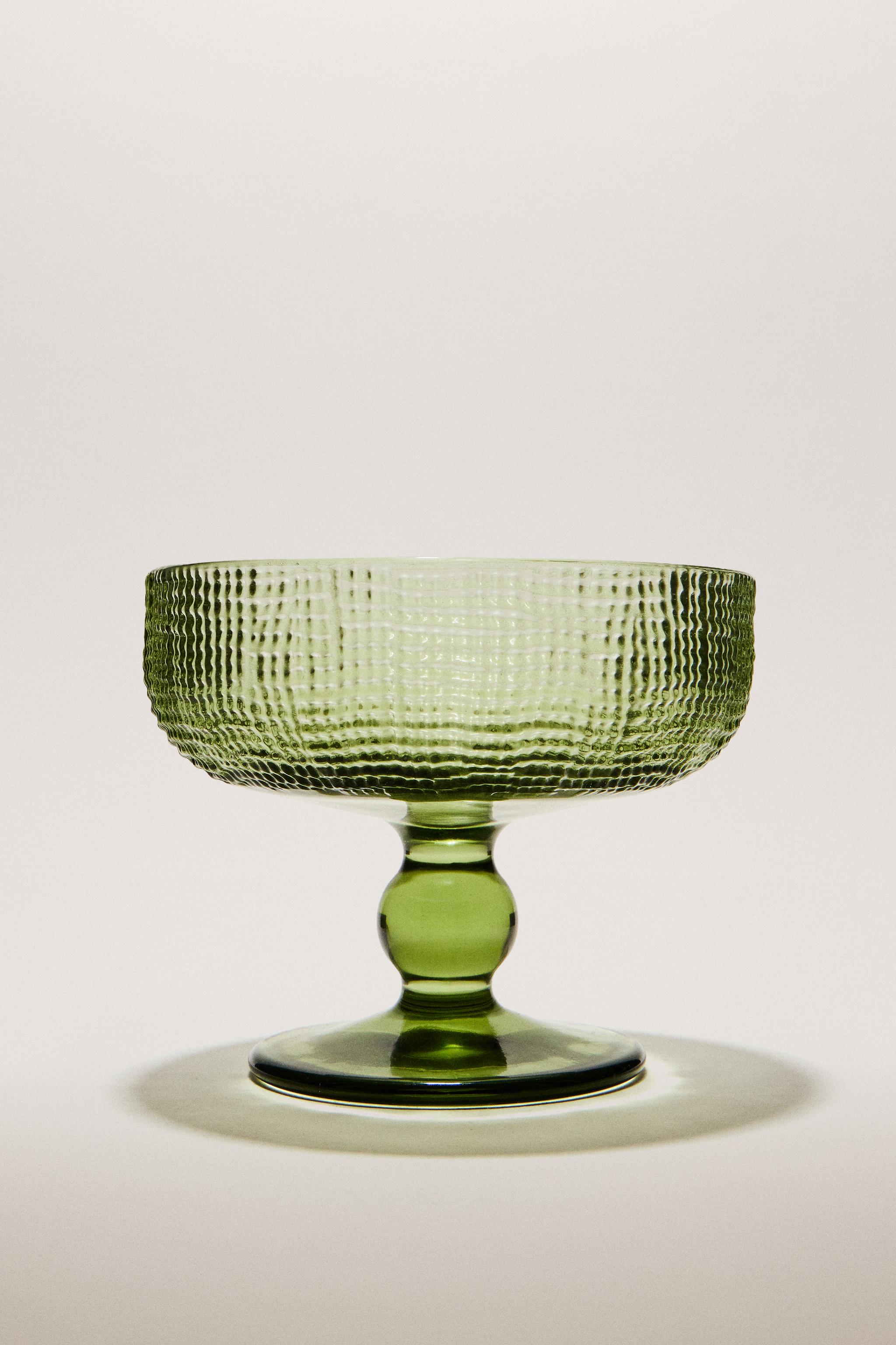 ICE-CREAM CUP GLASS WITH RAISED DESIGN