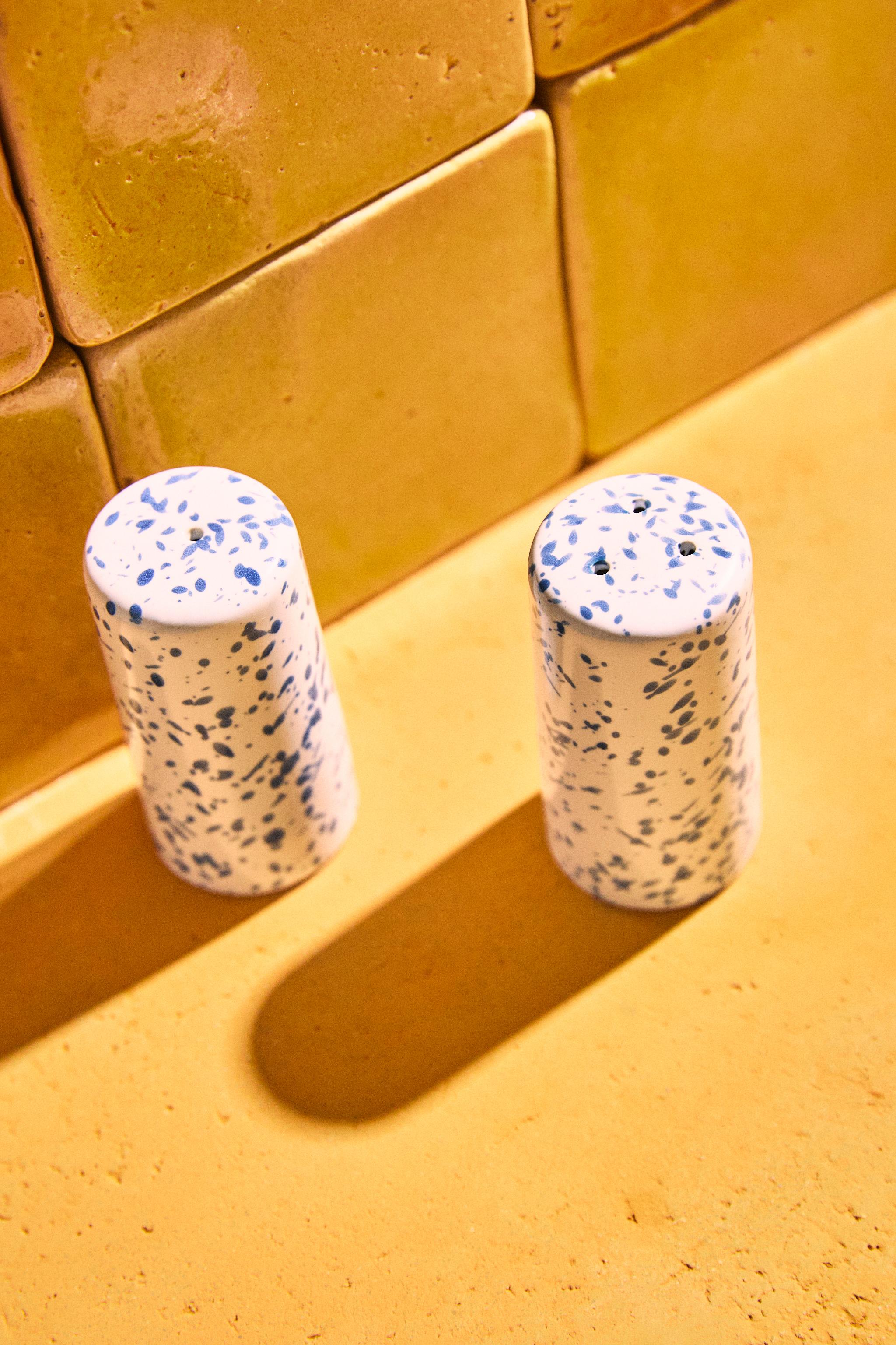 SPECKLED STONEWARE SALT AND PEPPER SHAKER SET