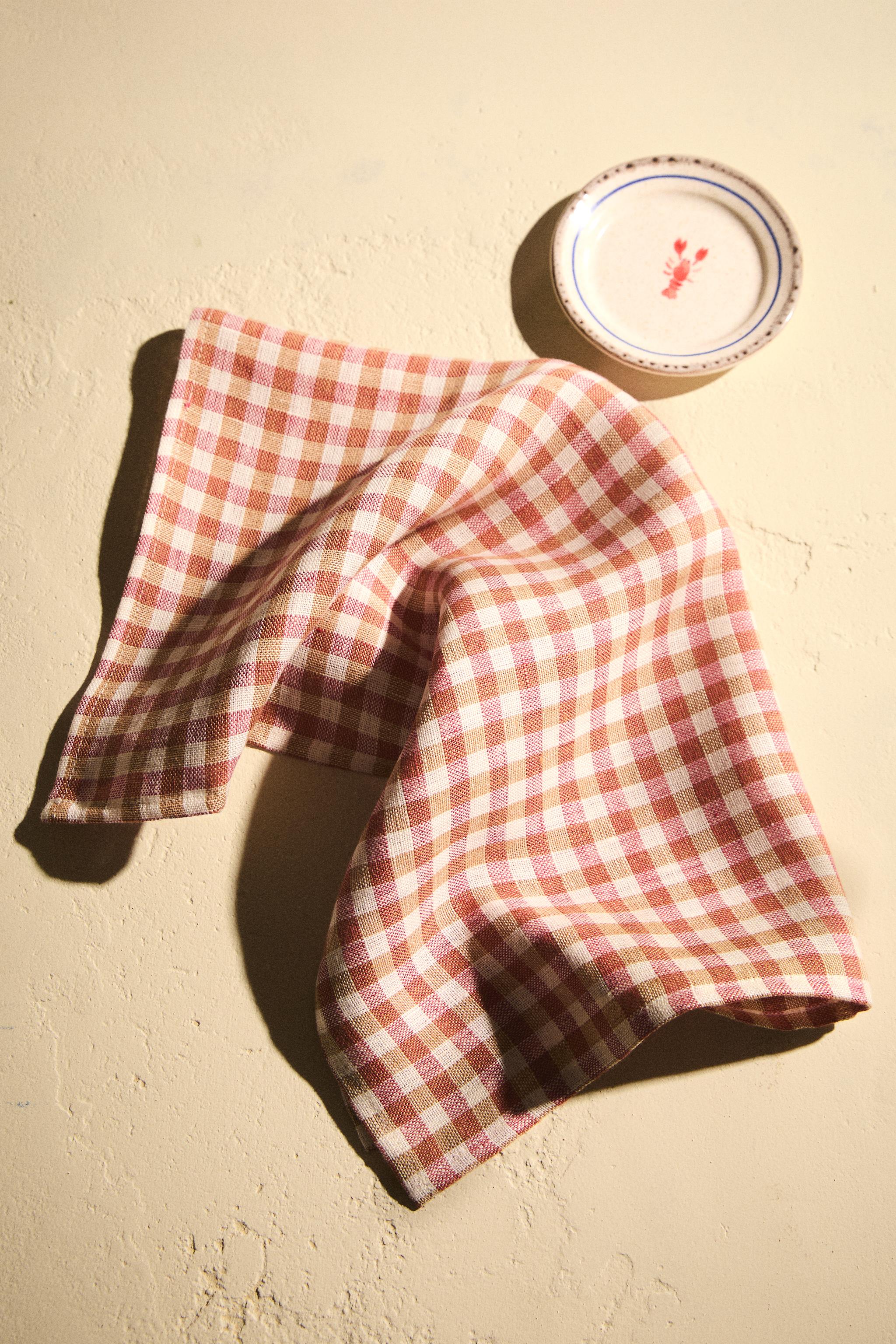 SET OF MATCHING GINGHAM NAPKINS (SET OF 2)