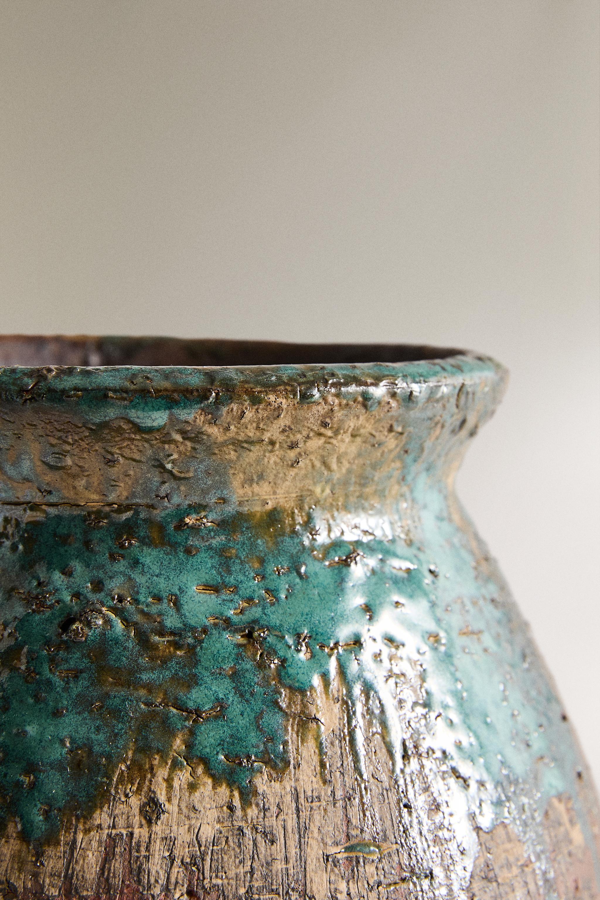 TERRACOTTA DRIP VASE